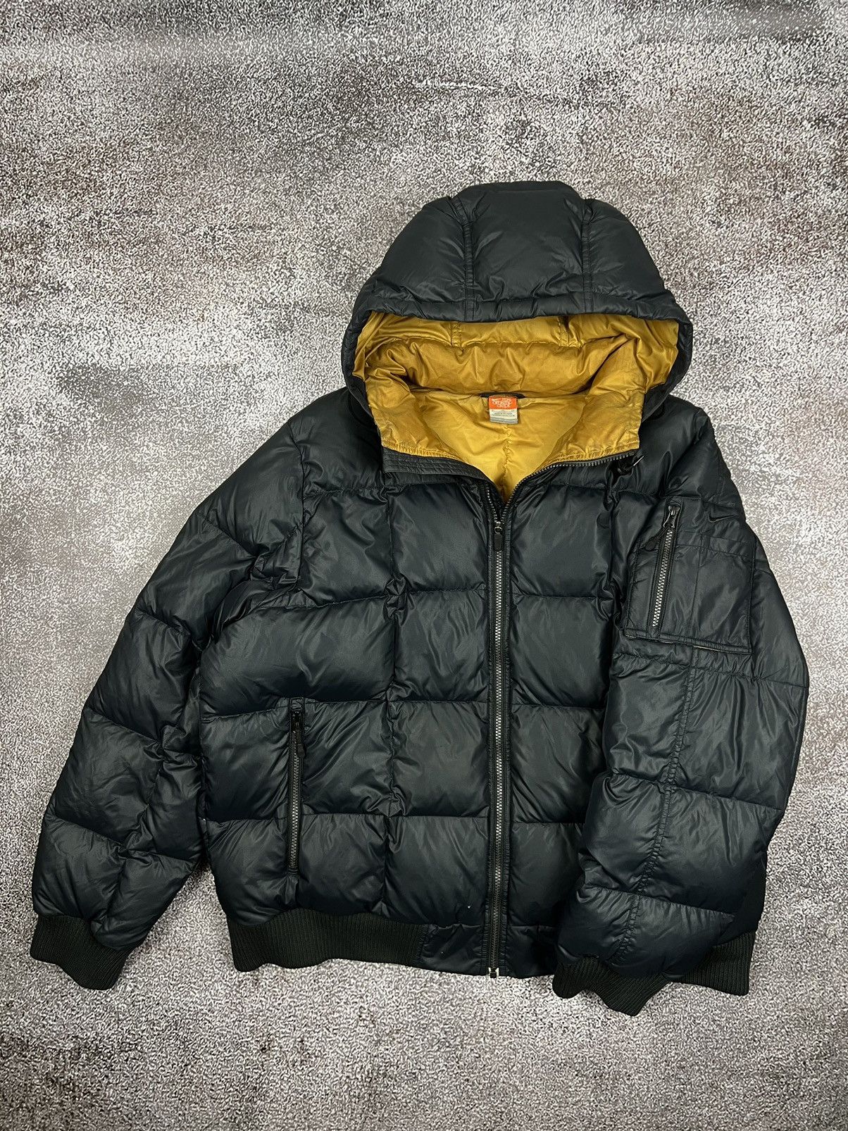 image of Nike Y2K 550 Puffer Oversize Jacket in Black, Men's (Size XL)