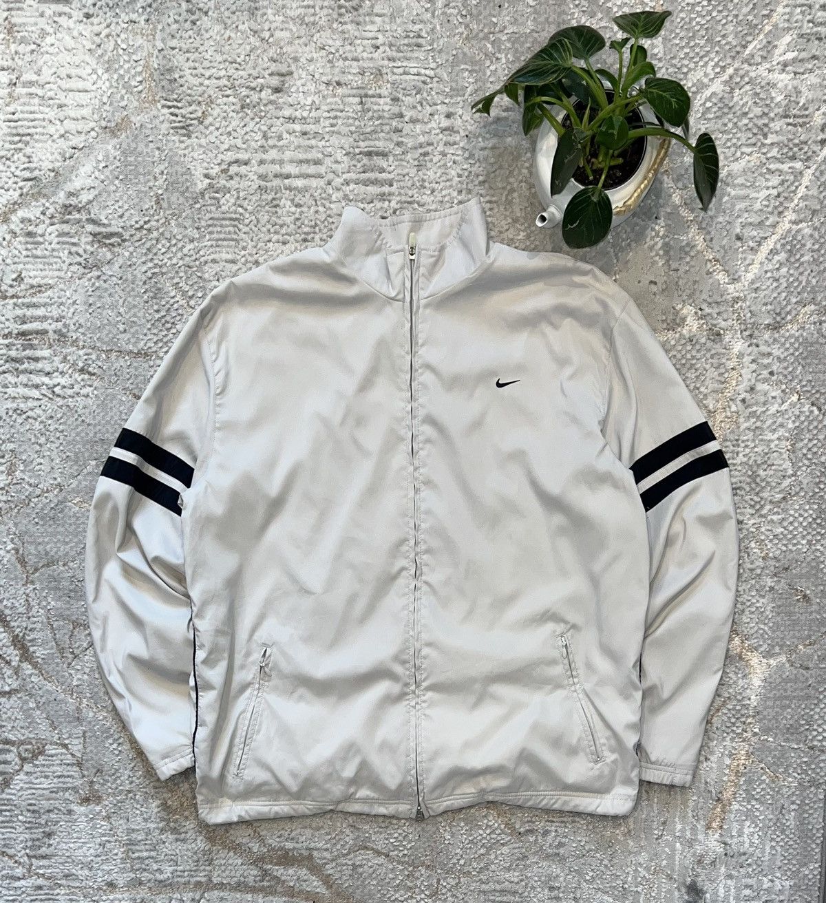 Nike × Vintage NIKE 90S VINTAGE 🦍 BOXY OVERSIZE WINDBREAKER JACKET Size US XL / EU 56 / 4 - 1 Thumbnail