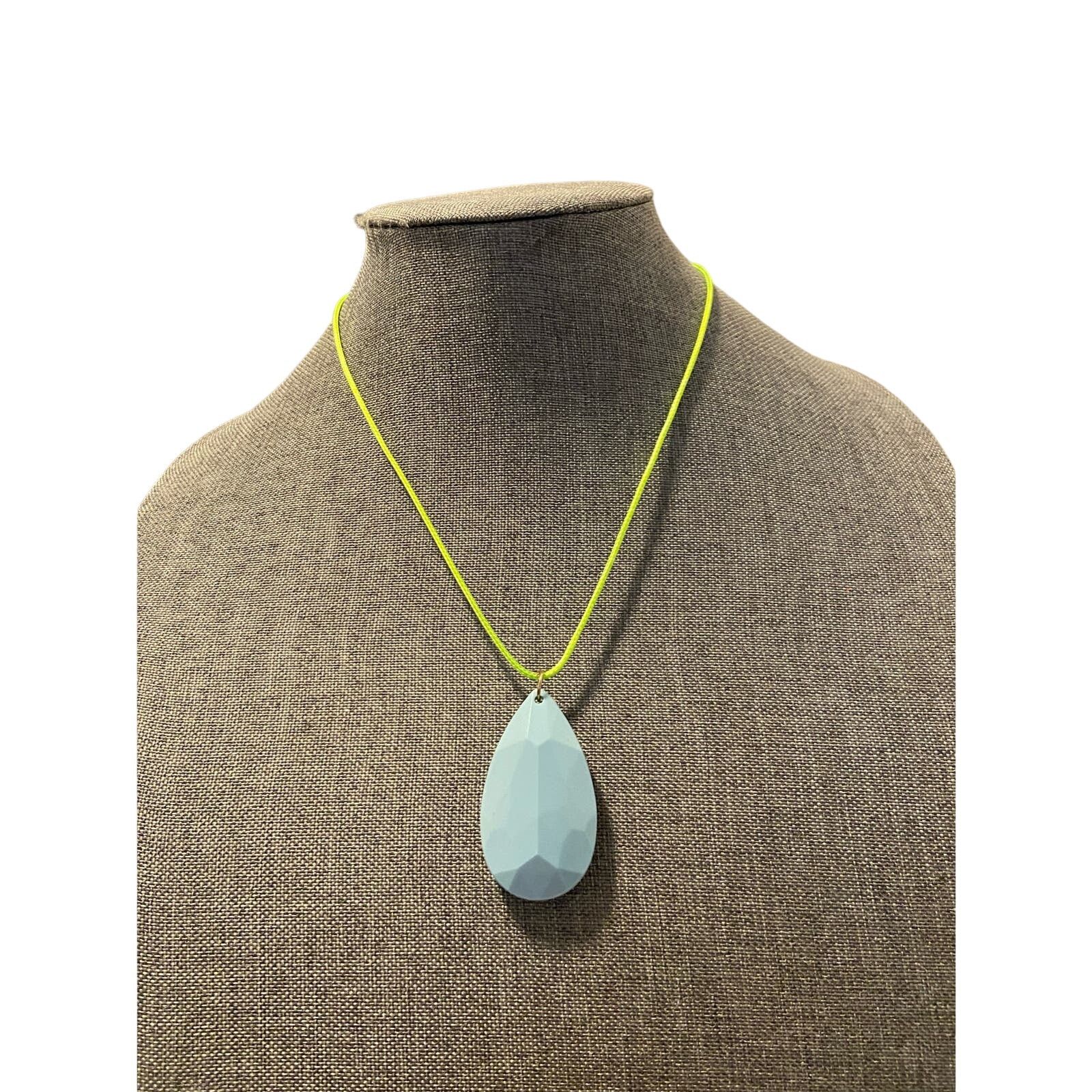 Handmade teardrop pendant necklace Size ONE SIZE - 1 Thumbnail