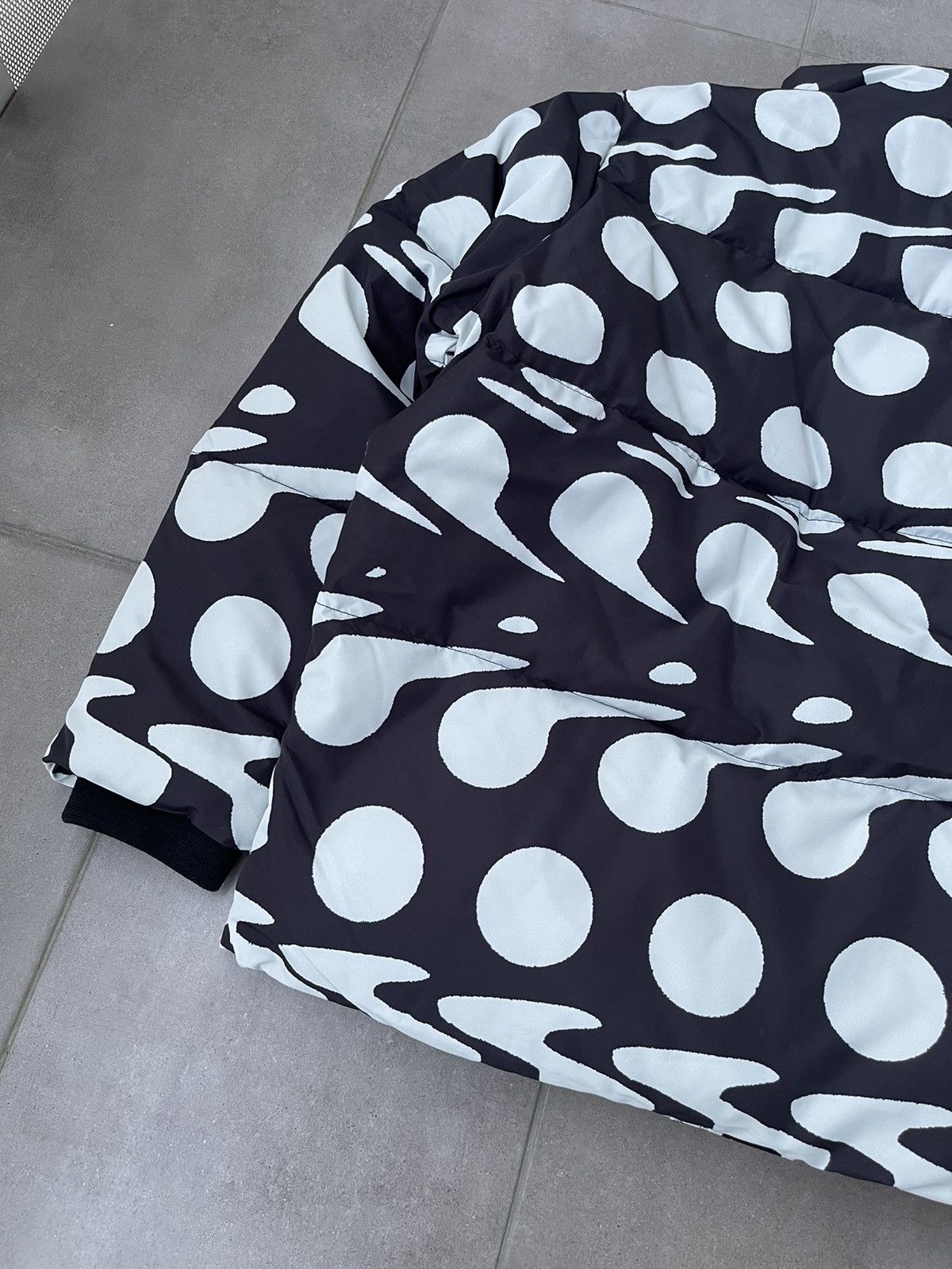 Etudes !DS! AW22 Etudes Allover Dots White Black Puffer Jacket Size US XL / EU 56 / 4 - 17 Thumbnail