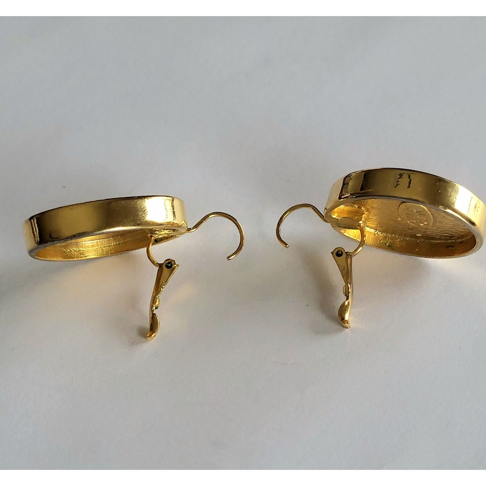 Kenneth Jay Lane VTG 22K Plate Kenneth Jay Lane Enamel/Gold Earrings Pierced Size ONE SIZE - 5 Thumbnail