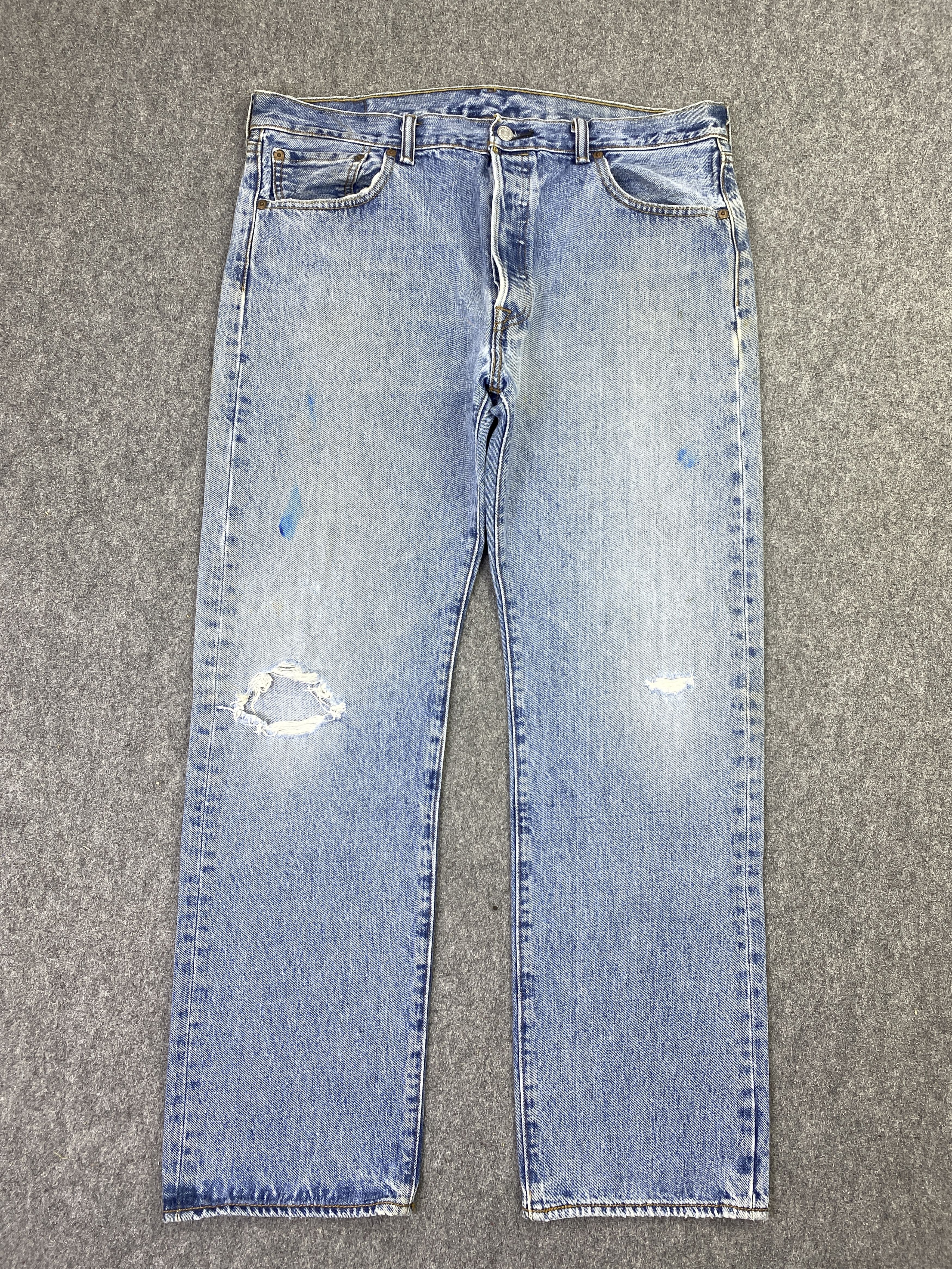 Vintage Levi's 501 Faded Blue Button Fly Jeans DP2853