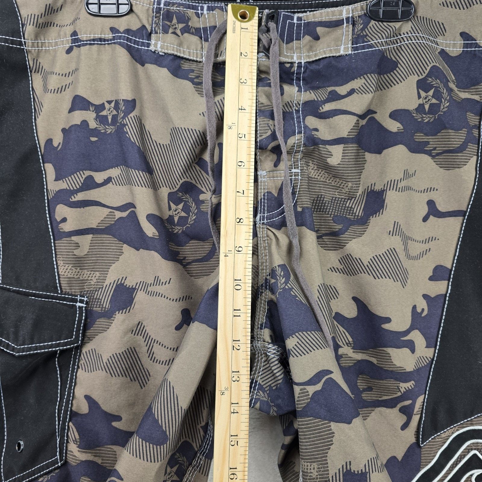 Billabong Vintage Billabong Board Shorts Mens Size 40 Green Camo Y2K Size US 40 / EU 56 - 9 Thumbnail