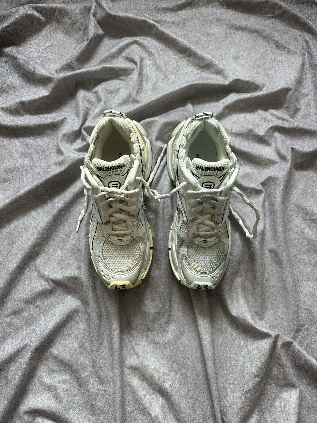 Balenciaga Balenciaga Runner Leathe Free White Sneakers Shoes Size US 10 / EU 43 - 6 Thumbnail