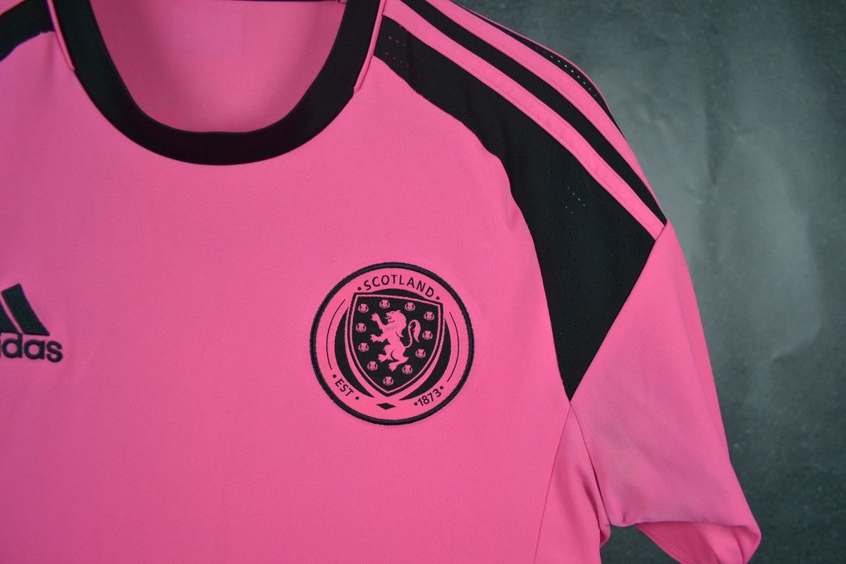 Other Scotland 2016 2017 away pink soccer adidas football jersey Size US M / EU 48-50 / 2 - 5 Thumbnail