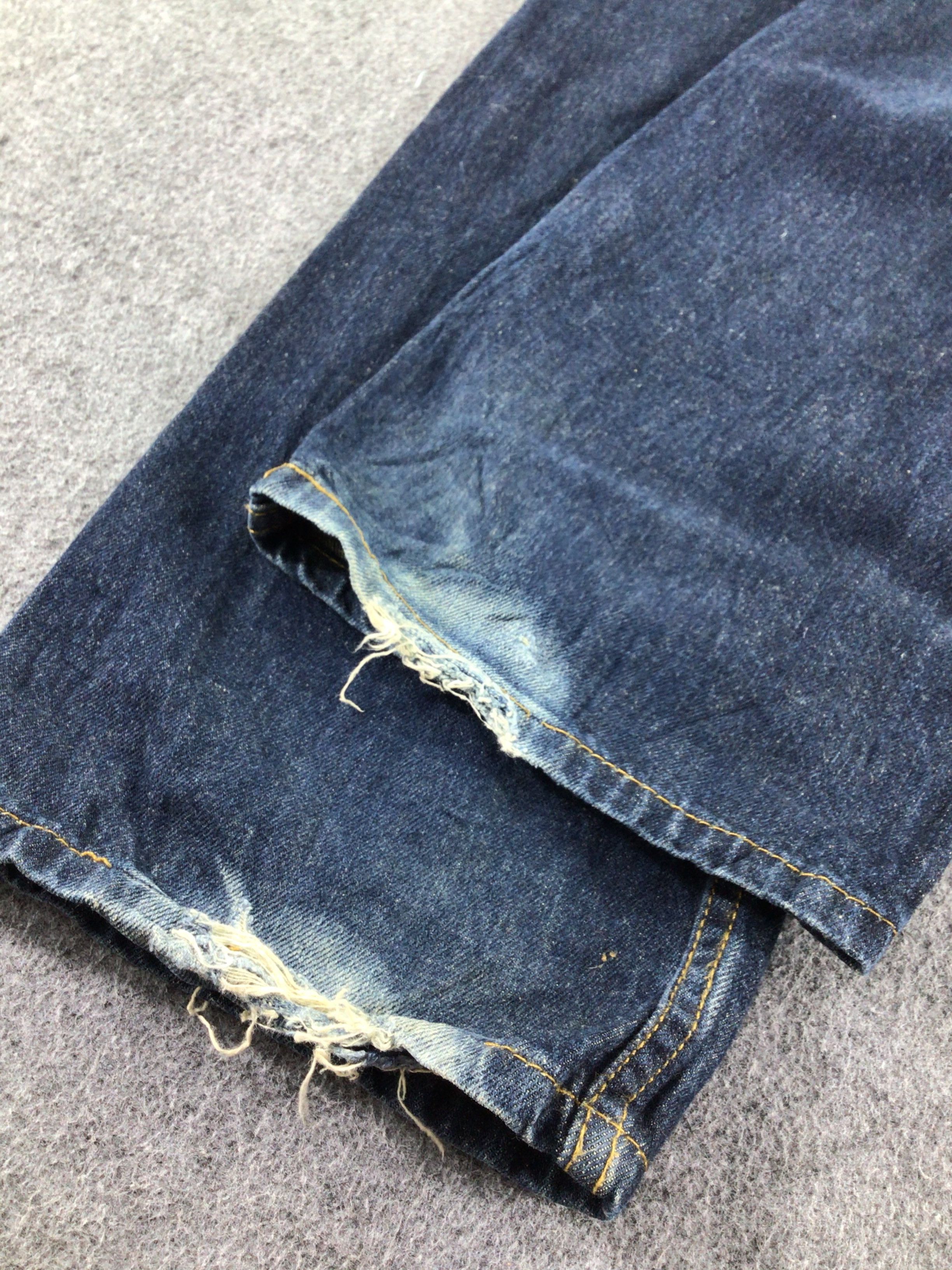 Levi's Vintage Levis 569 Jeans Blue Wash Denim -J499 Size US 35 - 6 Thumbnail