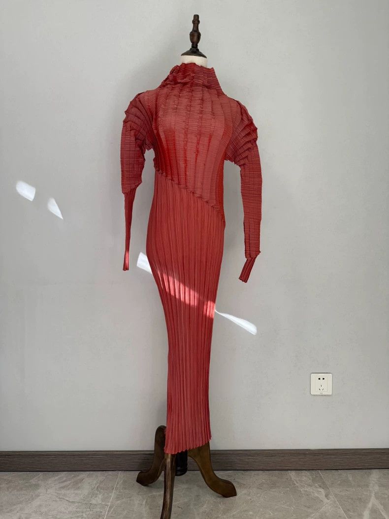 Issey Miyake Red pleated dress