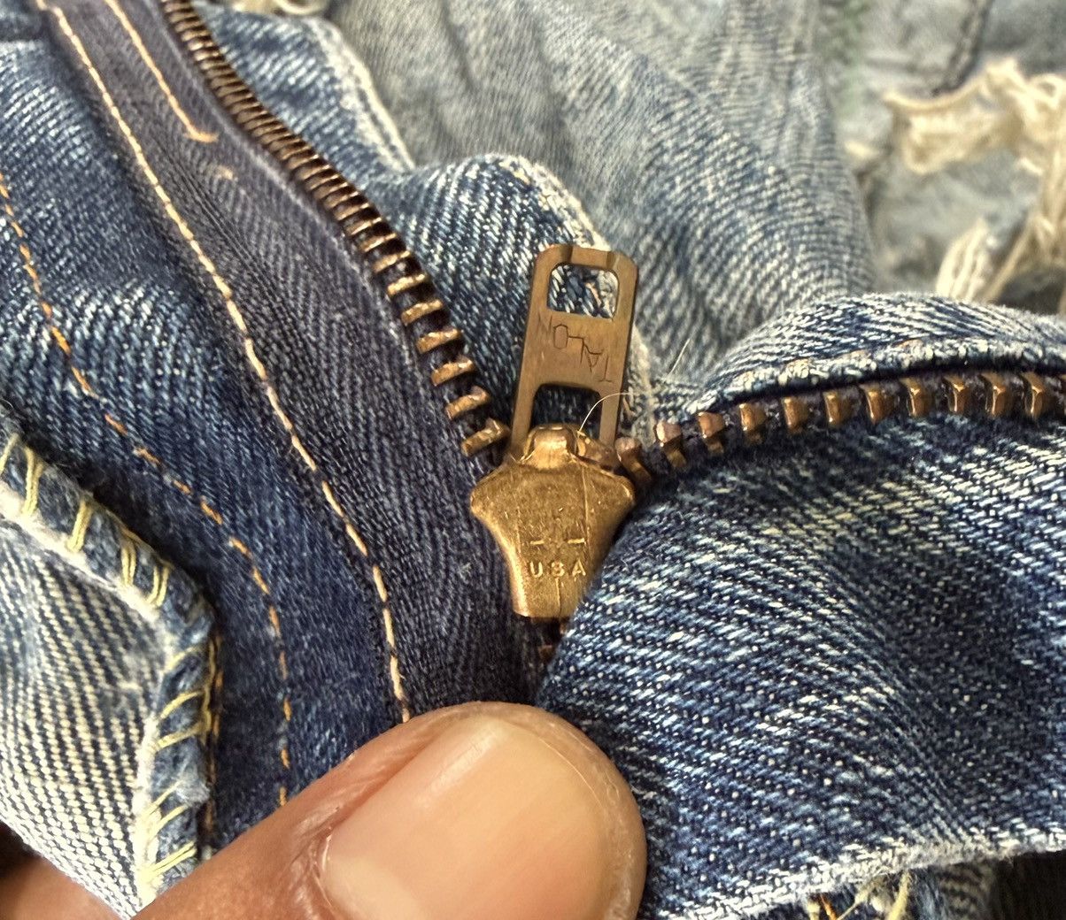 Levi's Vintage Clothing Vintage Levi's 501 Big E Talon Short Size US 33 - 10 Thumbnail