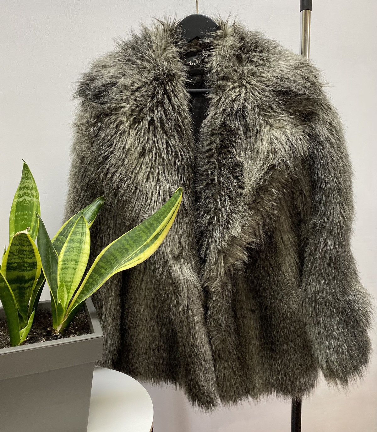 Armani × Vintage Women’s Armani Exchange Fur Coat Jacket Size M / US 6-8 / IT 42-44 - 2 Thumbnail