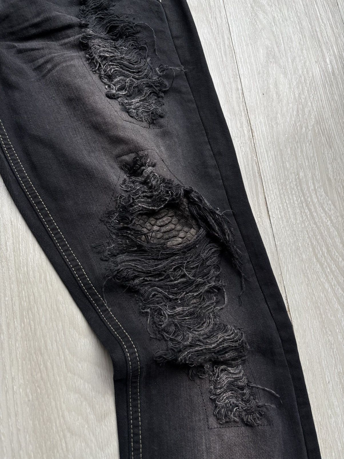 Japanese Brand Brappers distressed flare jeans Size US 26 / EU 42 - 3 Thumbnail