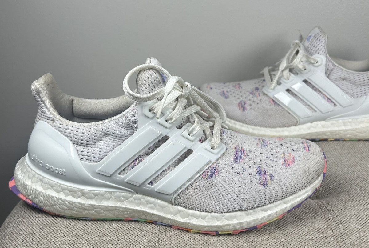 Adidas Adidas Ultra Boost 1.0 DNA Valentine's Day Hearts Sneakers Size US 6.5 / IT 36.5 - 2 Thumbnail
