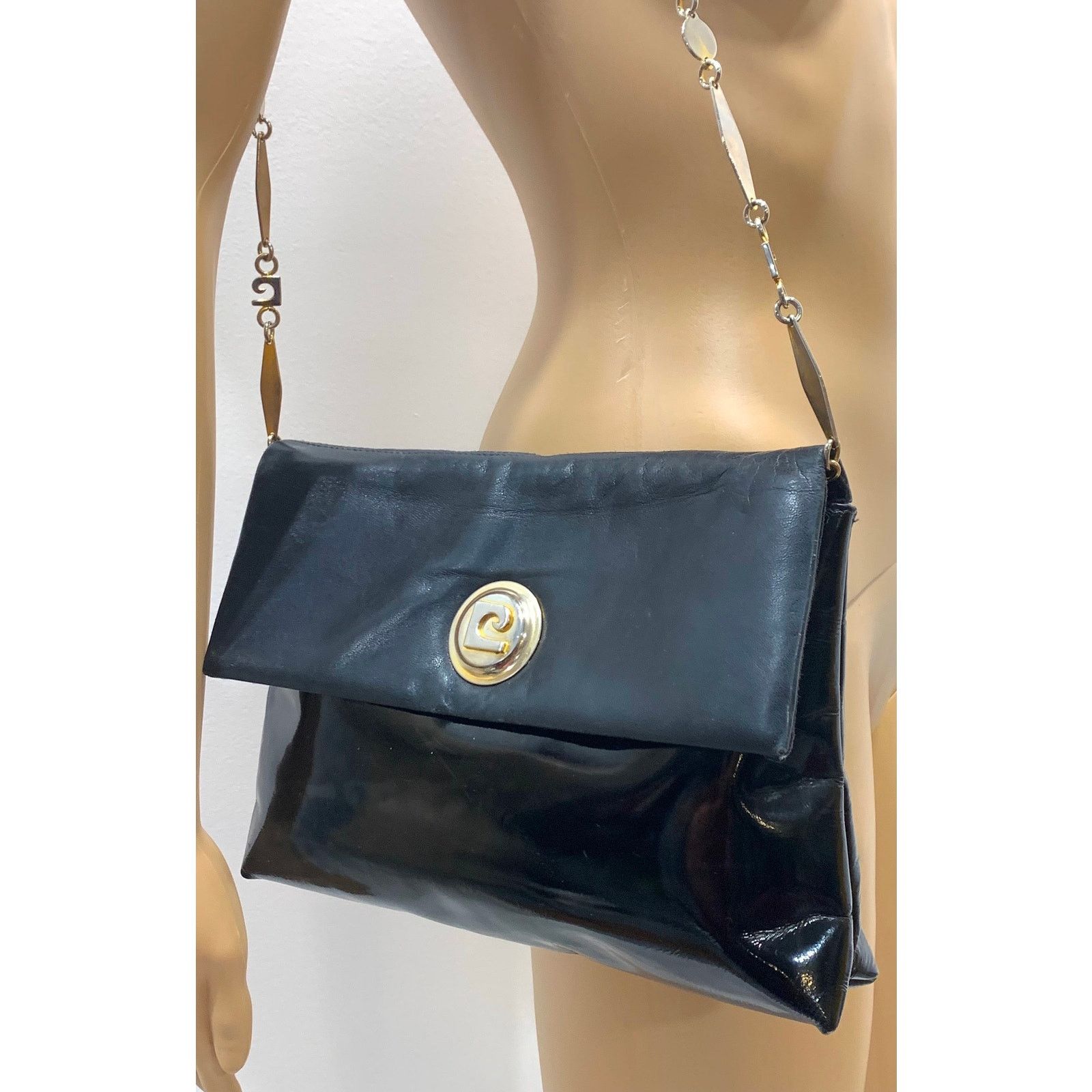 Pierre Cardin 60s MOD Pierre Cardin Black Patent Leather Bag Logo Chain Size ONE SIZE - 5 Thumbnail