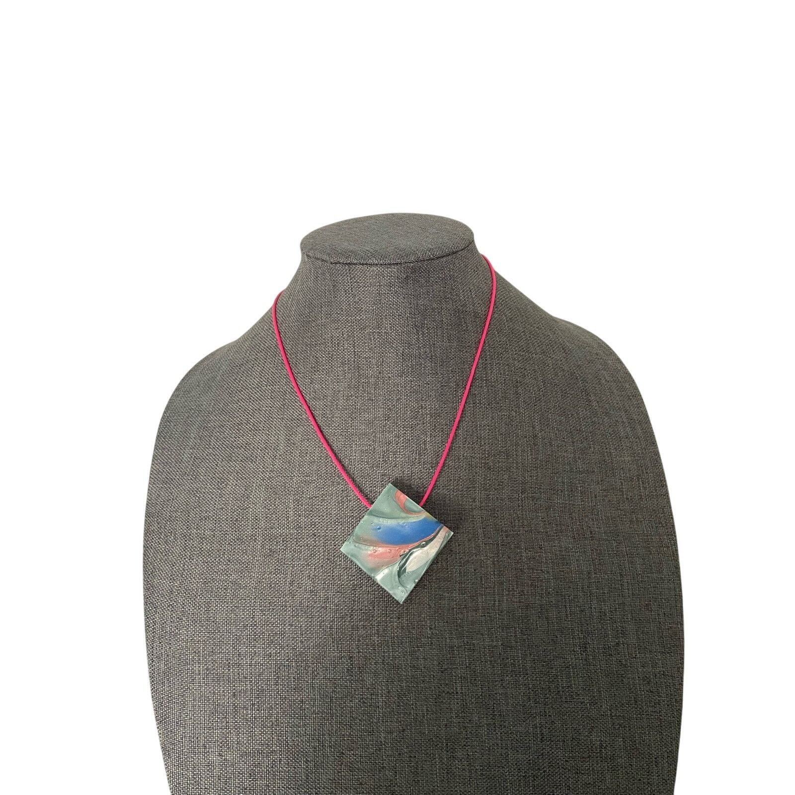 Handmade diamond shaped pendant necklace Size ONE SIZE - 1 Thumbnail