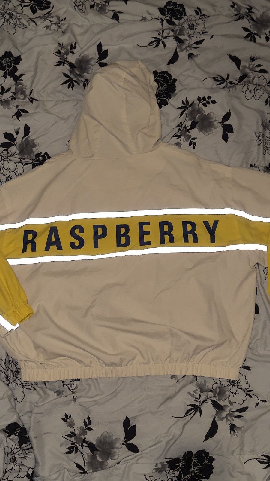 The GV Gallery RASPBERRY CREAM WINDBREAKER Size US S / EU 44-46 / 1 - 4 Thumbnail