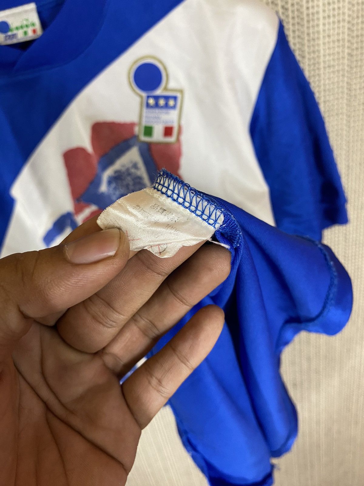 Diadora ‼️RETRO VINTAGE 1993-94 ITALY TRANNING JERSEY DIADORA‼️ Size US L / EU 52-54 / 3 - 5 Thumbnail
