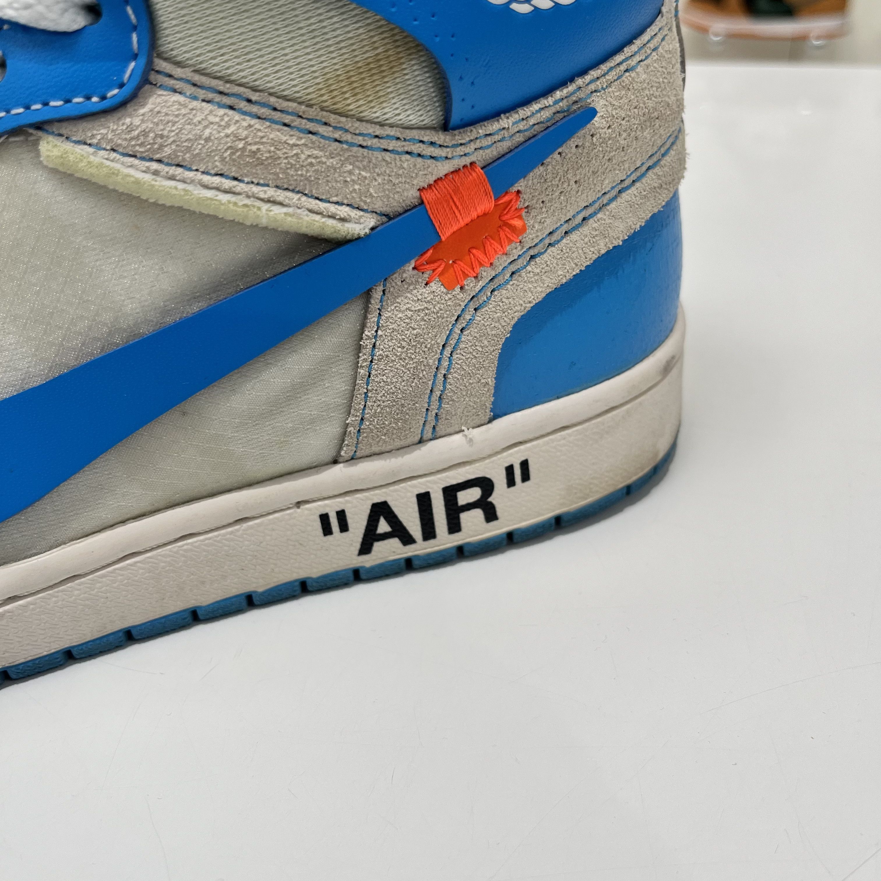 Nike × Off-White Air Jordan 1 Retro High OG x Off-White UNC Size US 8.5 / EU 41-42 - 16 Thumbnail