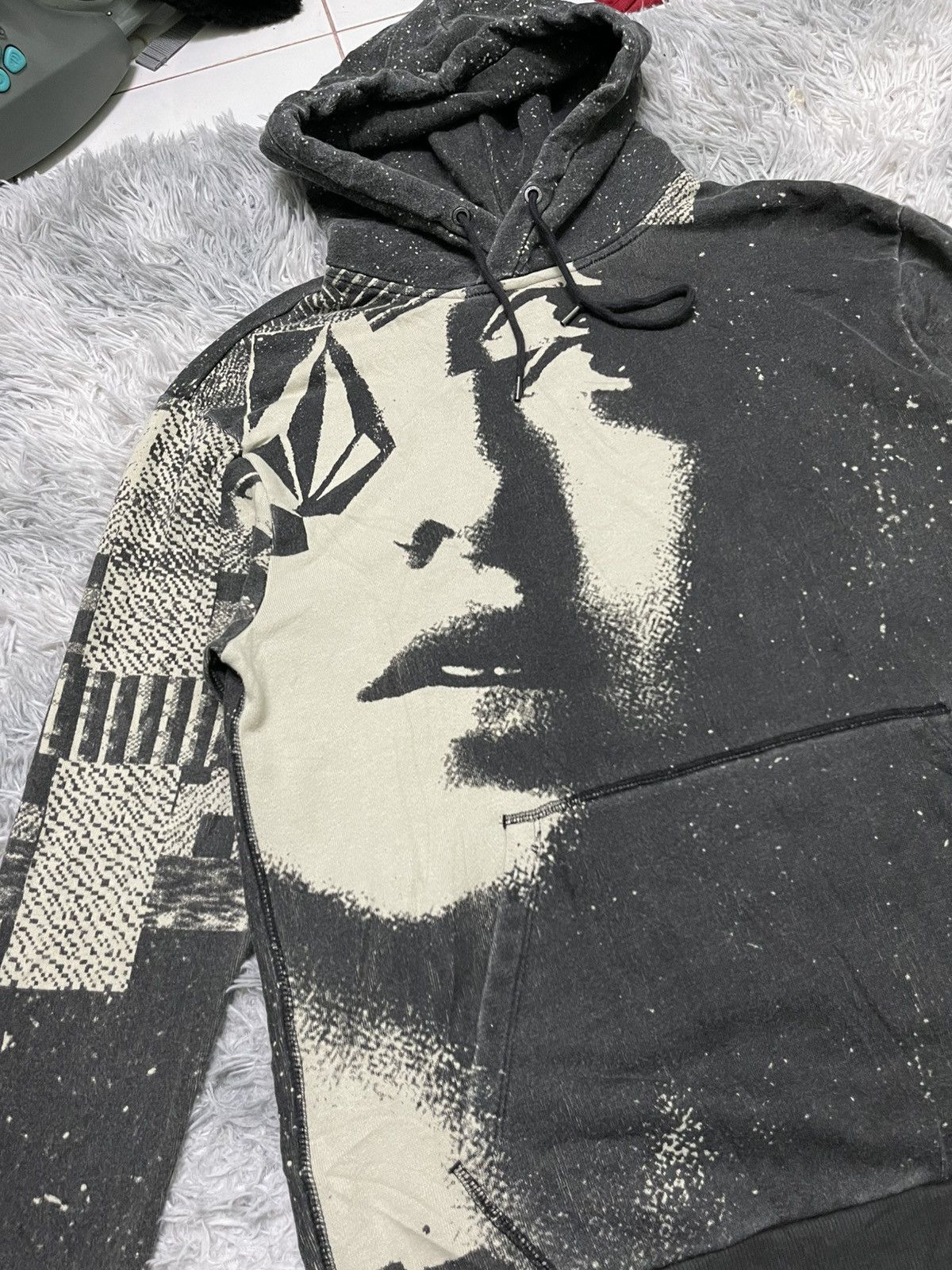 Volcom 2000s VOLCOM STONE X NOA DEANE ALL OVERPRINT HOODIE Size US M / EU 48-50 / 2 - 6 Thumbnail