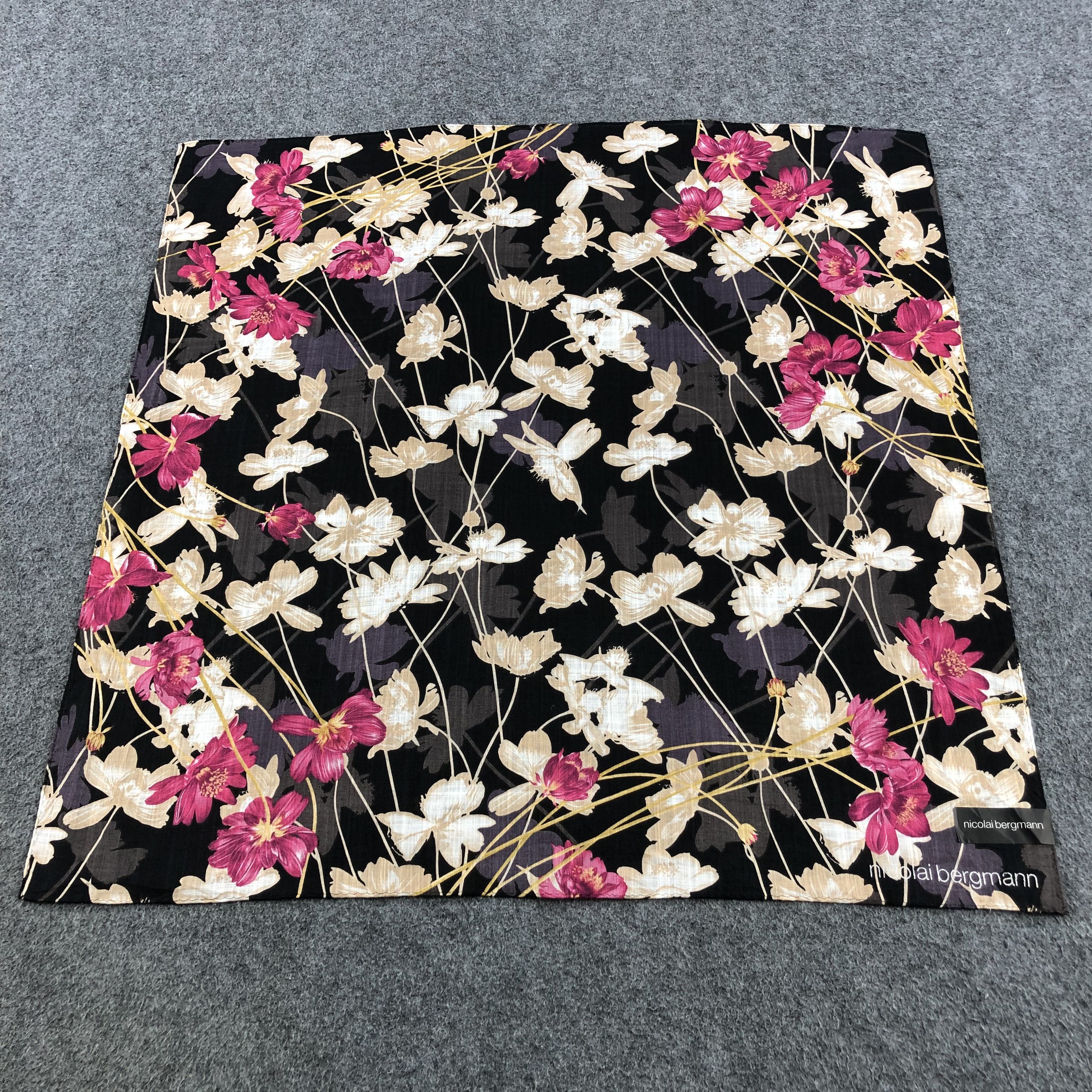 Vintage Nicolai Bergmann Handkerchief Neckerchief Bandana H1336 Size ONE SIZE - 2 Thumbnail
