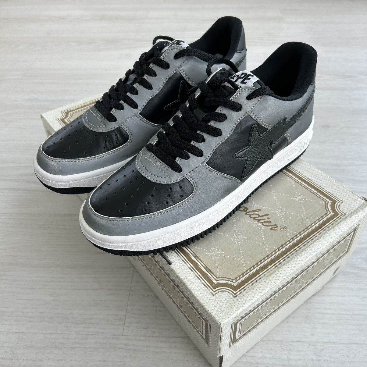 Bape VERY RARE OG 2003 A BATHING APE REFLECTIVE BAPESTA Size US 9.5 / EU 42-43 - 7 Thumbnail