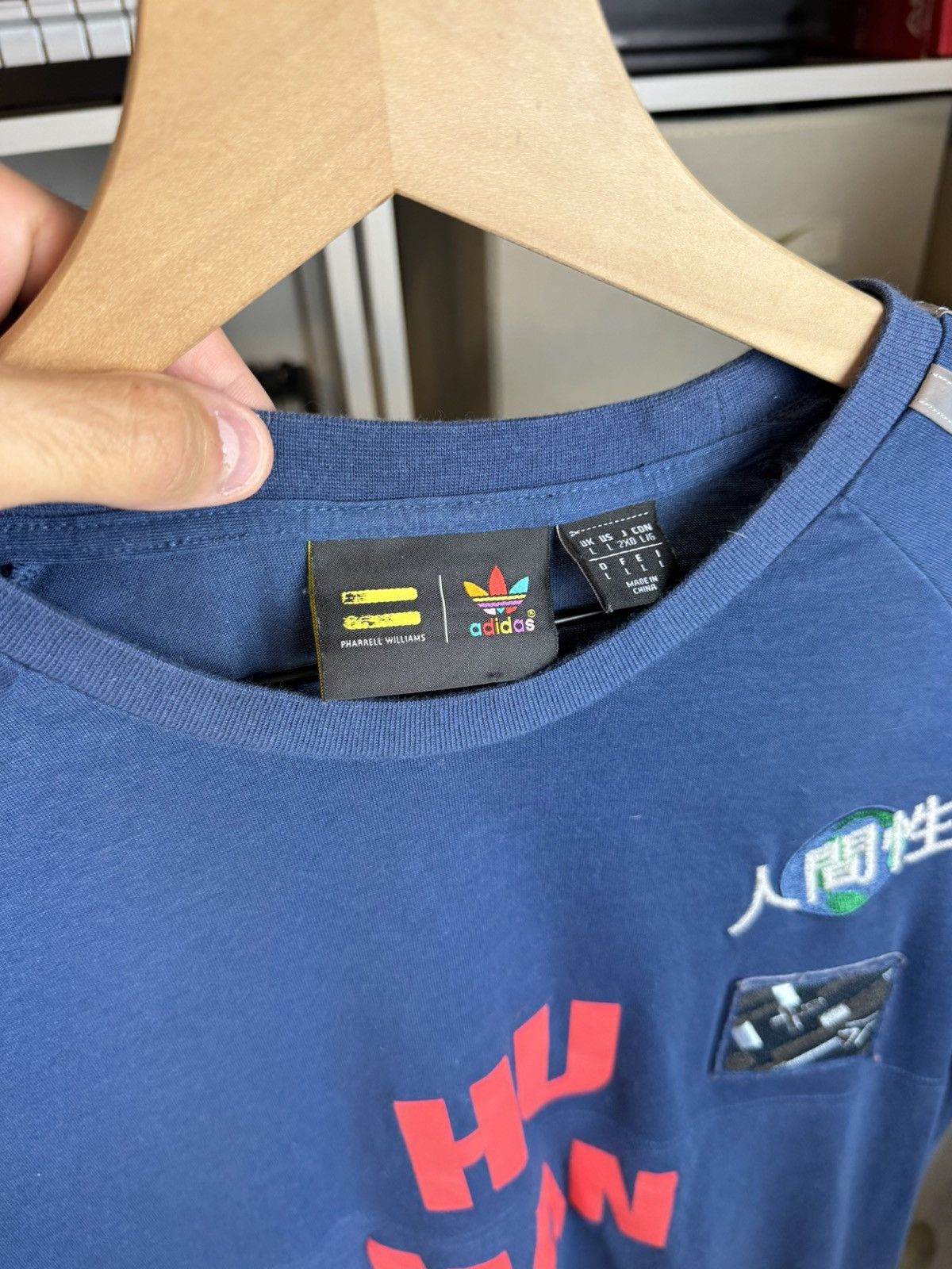 Adidas × Pharrell Pharrell x Adidas Human Race Reflective Soccer Shirt Size US L / EU 52-54 / 3 - 2 Thumbnail
