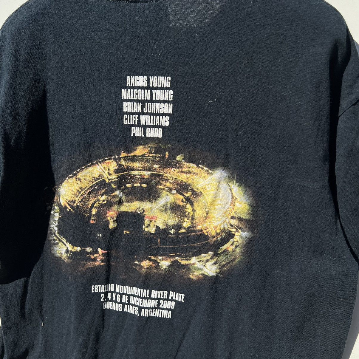 AC/DC × Band Tees × Vintage AC/DC Tour Concert Live The River Plate 2009 Vintage Shirt Size US L / EU 52-54 / 3 - 3 Thumbnail