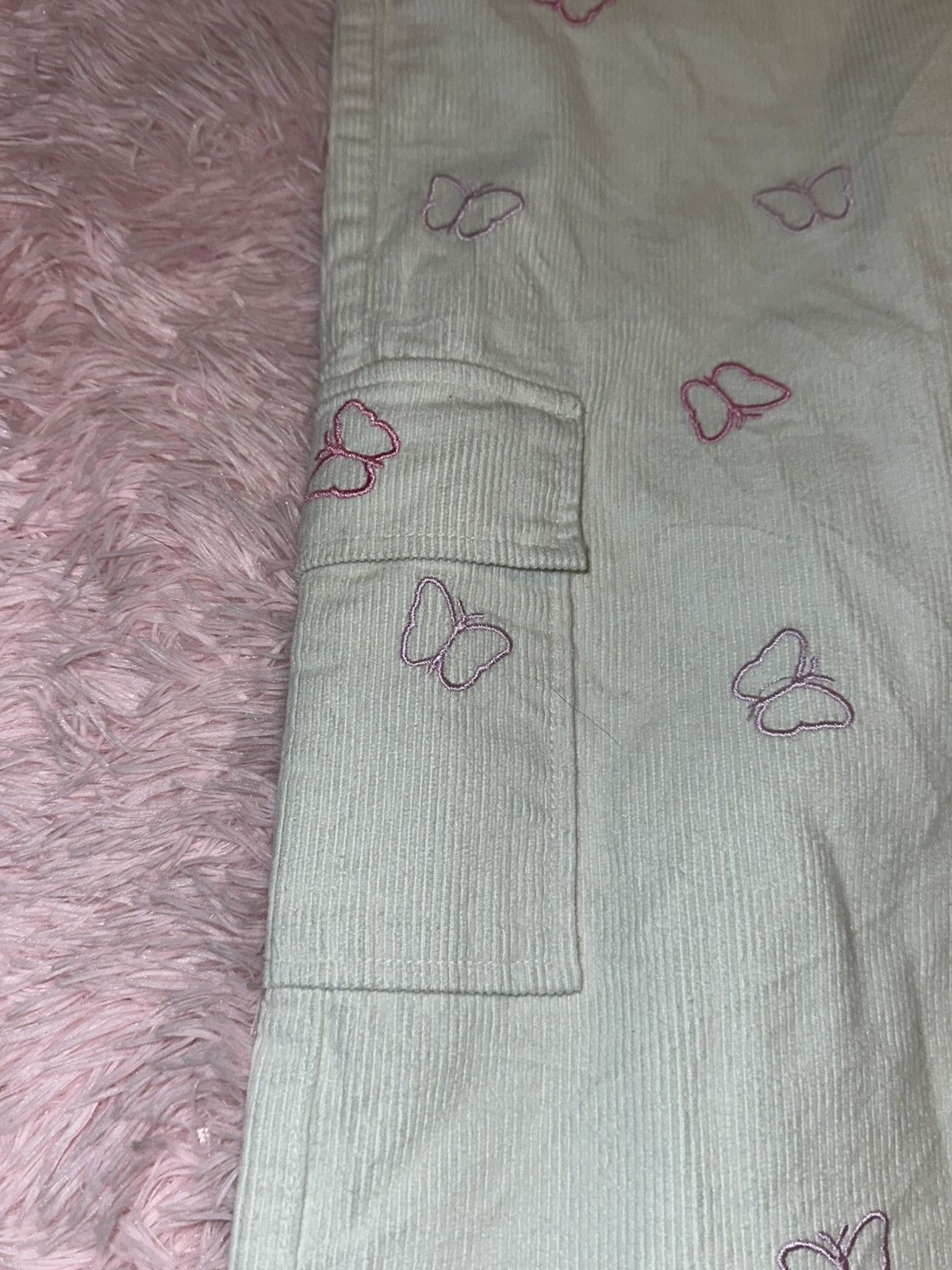 Forever 21 Y2K Forever 21 White Corduroy Butterfly Flare Cargo Pants Size 30" / US 8 / IT 44 - 7 Thumbnail