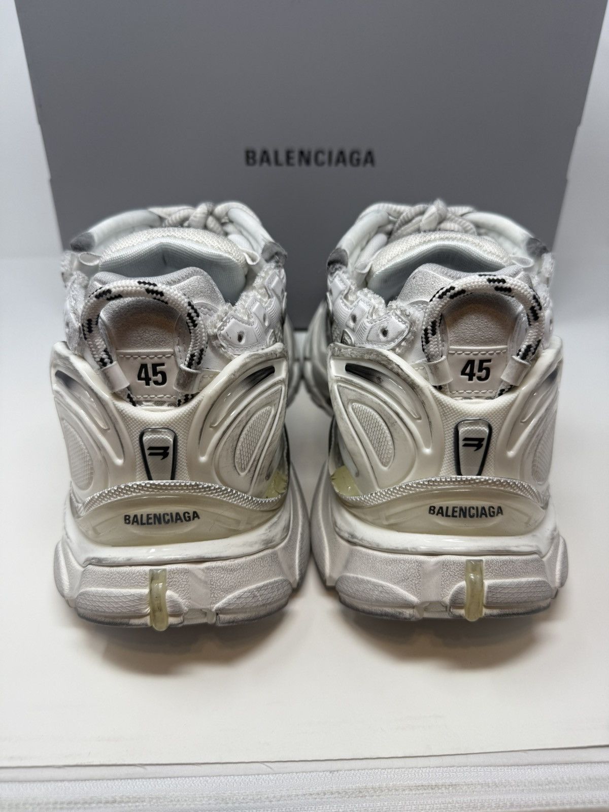 Balenciaga Balenciaga Runner Sneaker Gradient White/Black Size US 12 / EU 45 - 5 Thumbnail
