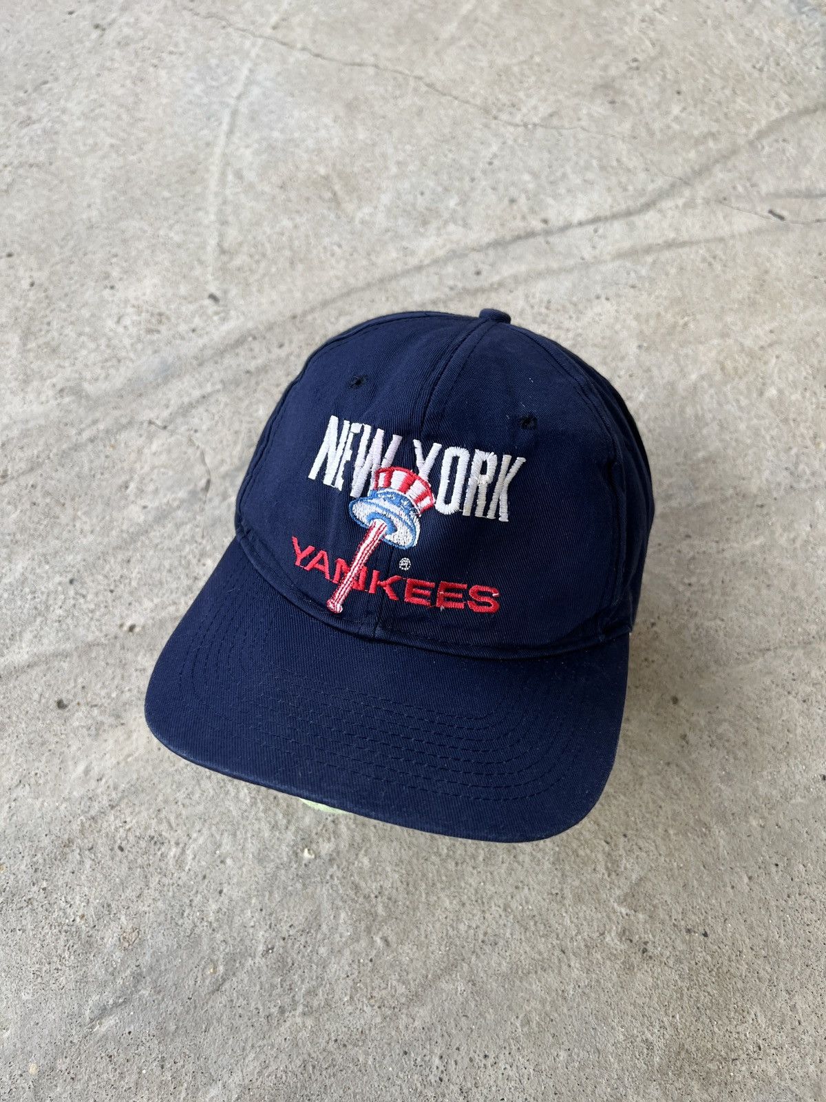 New York Yankees Vintage New York Yankees Cap Size ONE SIZE - 1 Thumbnail