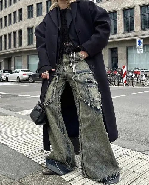 Jean Vintage Raw Jeans Trousers y2k holes pockets streetwear Size US 32 / EU 48 - 1 Thumbnail