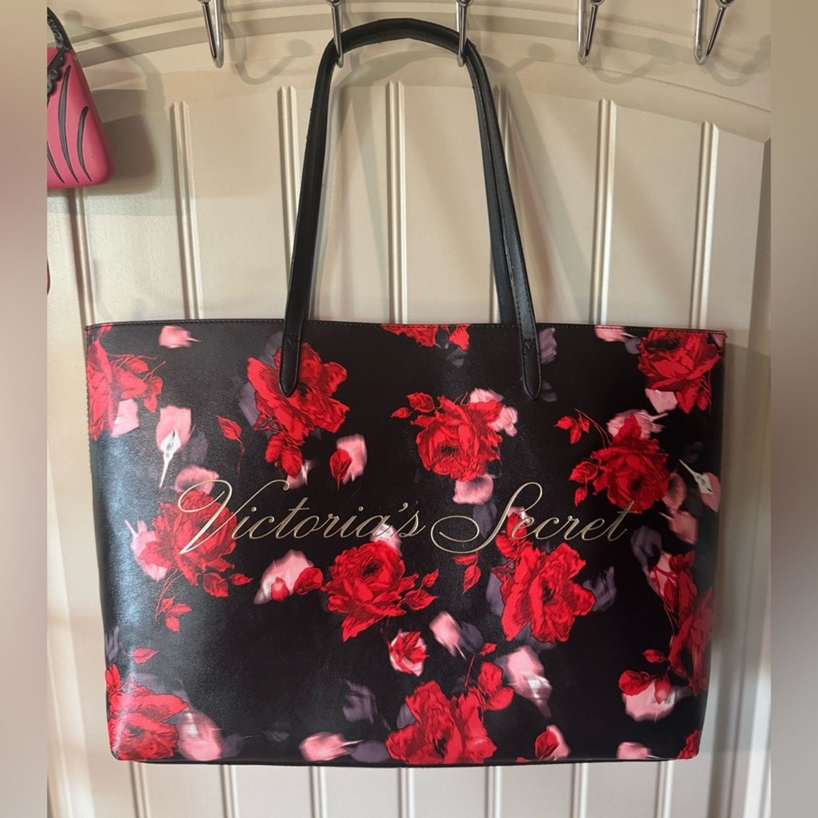 Victoria's Secret VICTORIA’S SECRET Black & Red Rose Floral Tote Size ONE SIZE - 11 Thumbnail