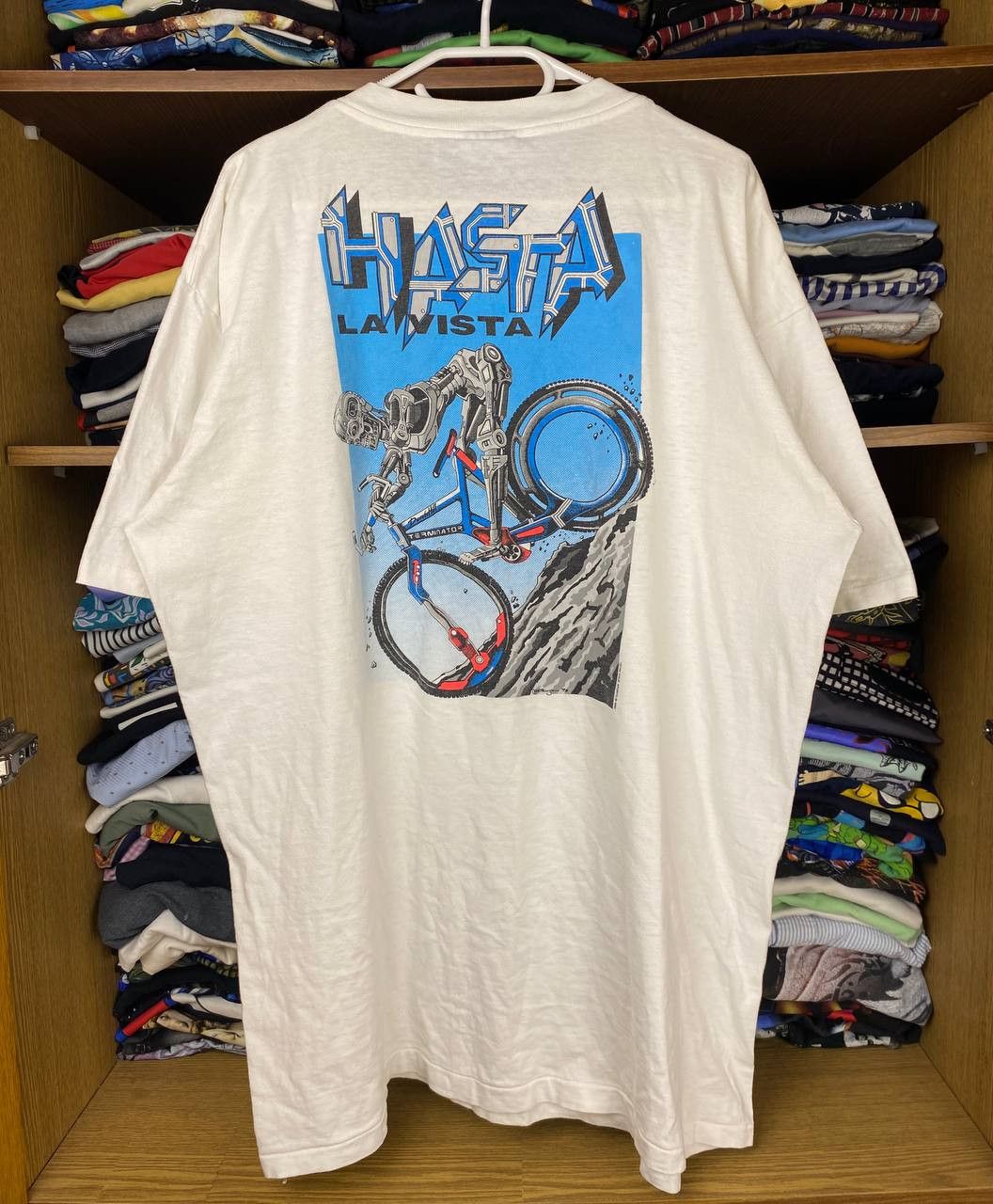Vintage Vintage Team Issue 1992 "Hasta La Vista" 90s Graphic Tee Size US XL / EU 56 / 4 - 1 Thumbnail