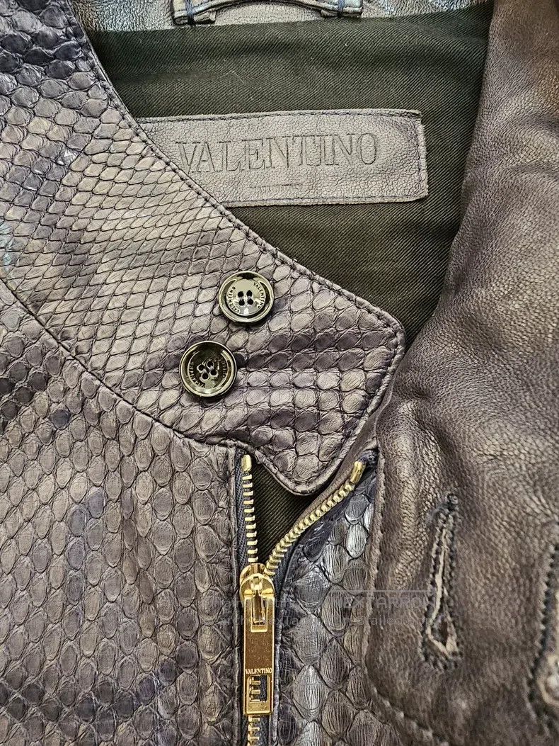 Valentino Valentino Python skin coat Size US L / EU 52-54 / 3 - 3 Thumbnail