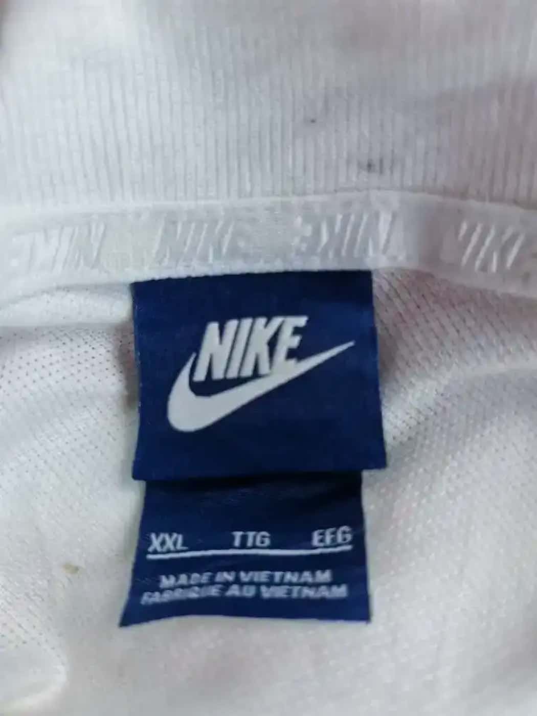 Nike Vintage Nike t-shirt Size US L / EU 52-54 / 3 - 4 Thumbnail