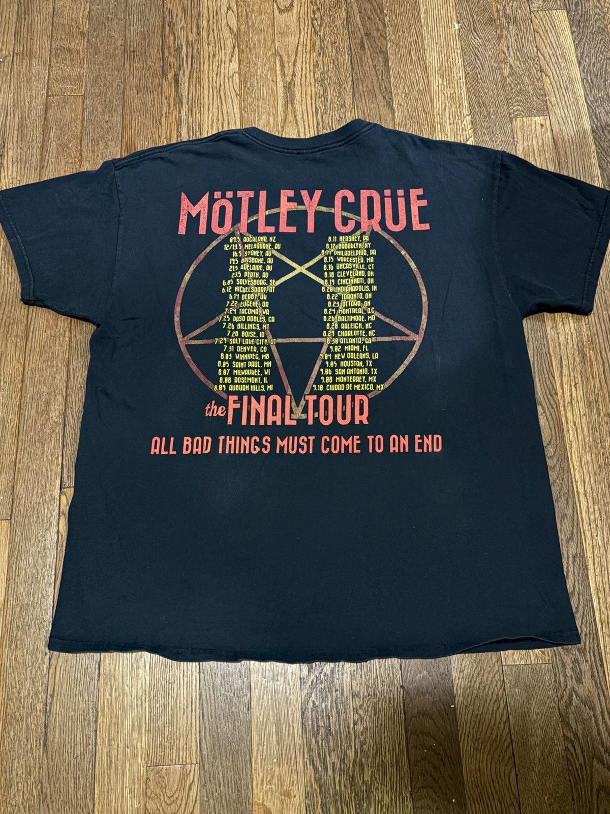 Band Tees MOTLEY CRÜE “The Final Tour” T-Shirt Size US XL / EU 56 / 4 - 3 Thumbnail