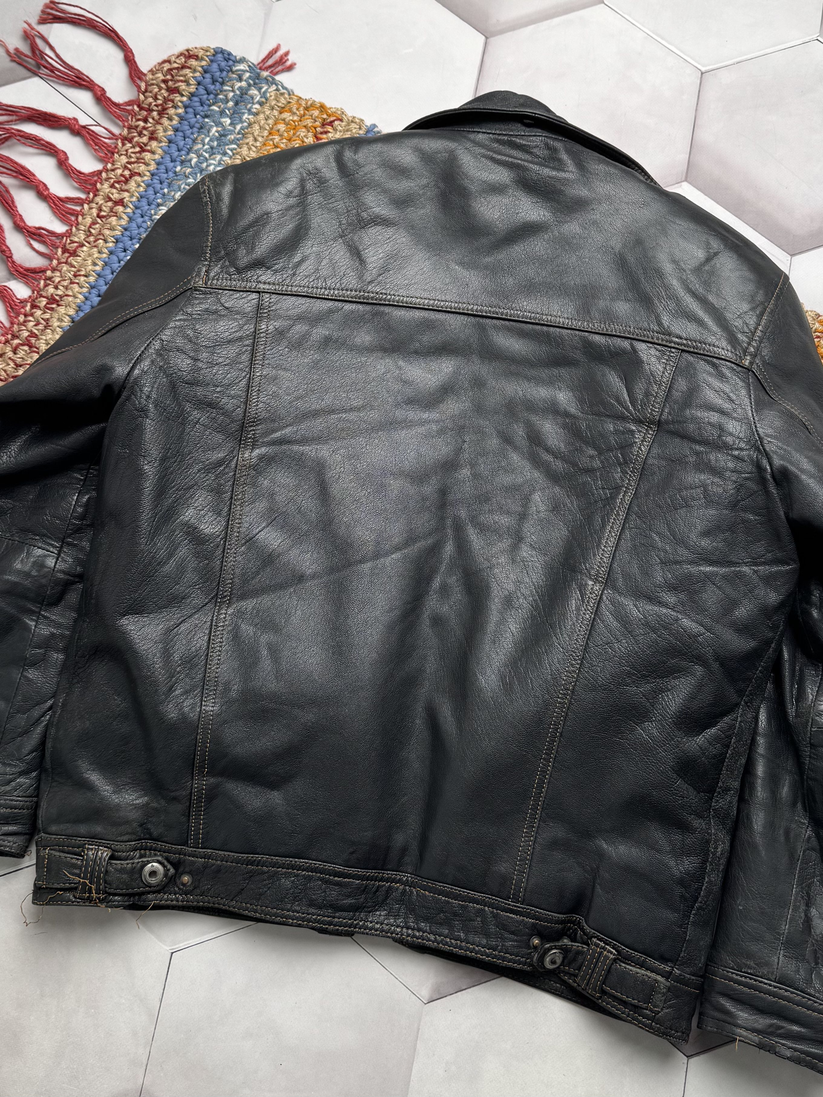 Vintage Vintage Leather Bomber Thrashed Jacket Size US XL / EU 56 / 4 - 18 Thumbnail
