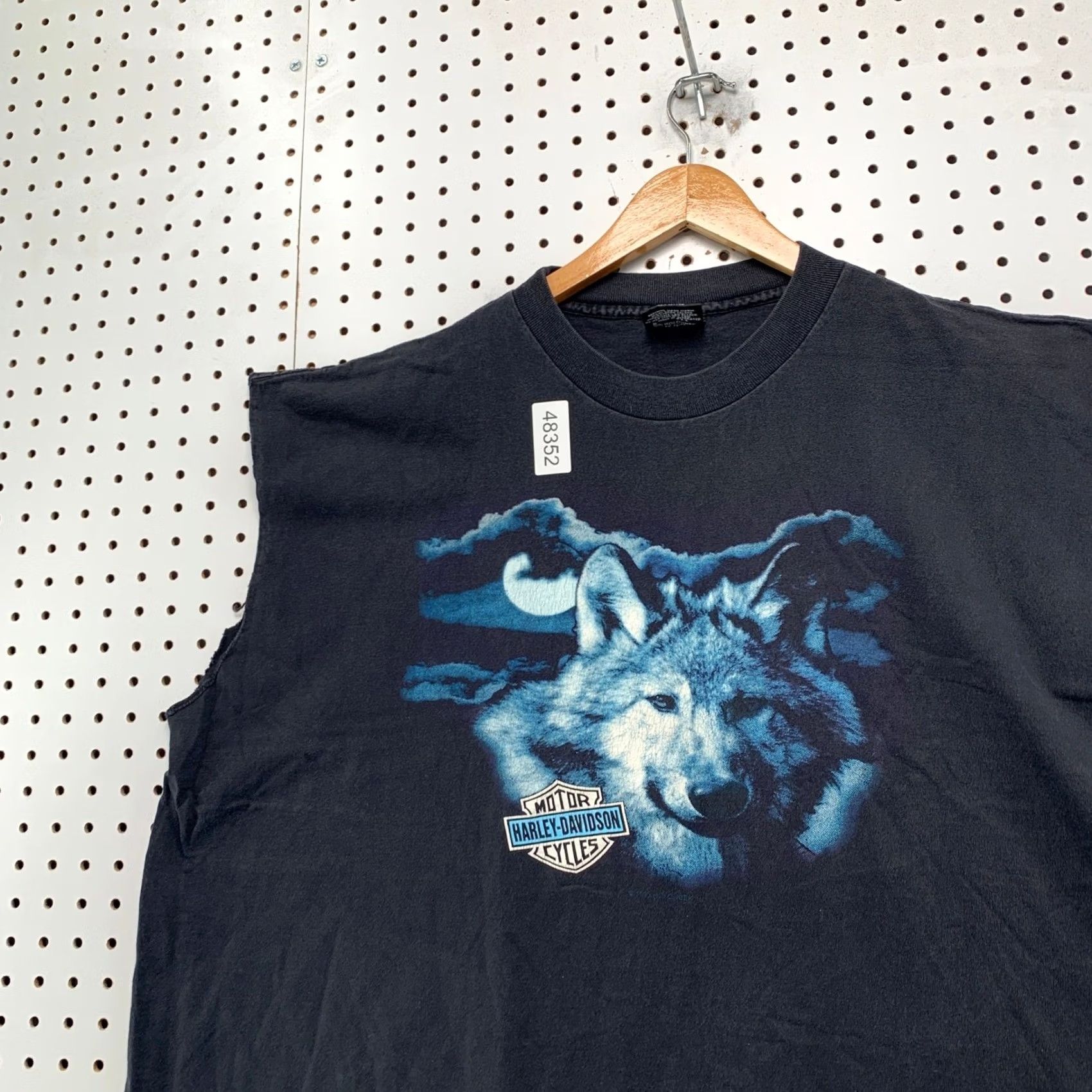 Harley Davidson VINTAGE Harley-Davidson T Shirt Mens 2XL Black Wolf Moon Sleeveless 90s USA Shirt Mens Wolf Moon Graphic Print Logo USA Animals Size US XXL / EU 58 / 5 - 6 Thumbnail