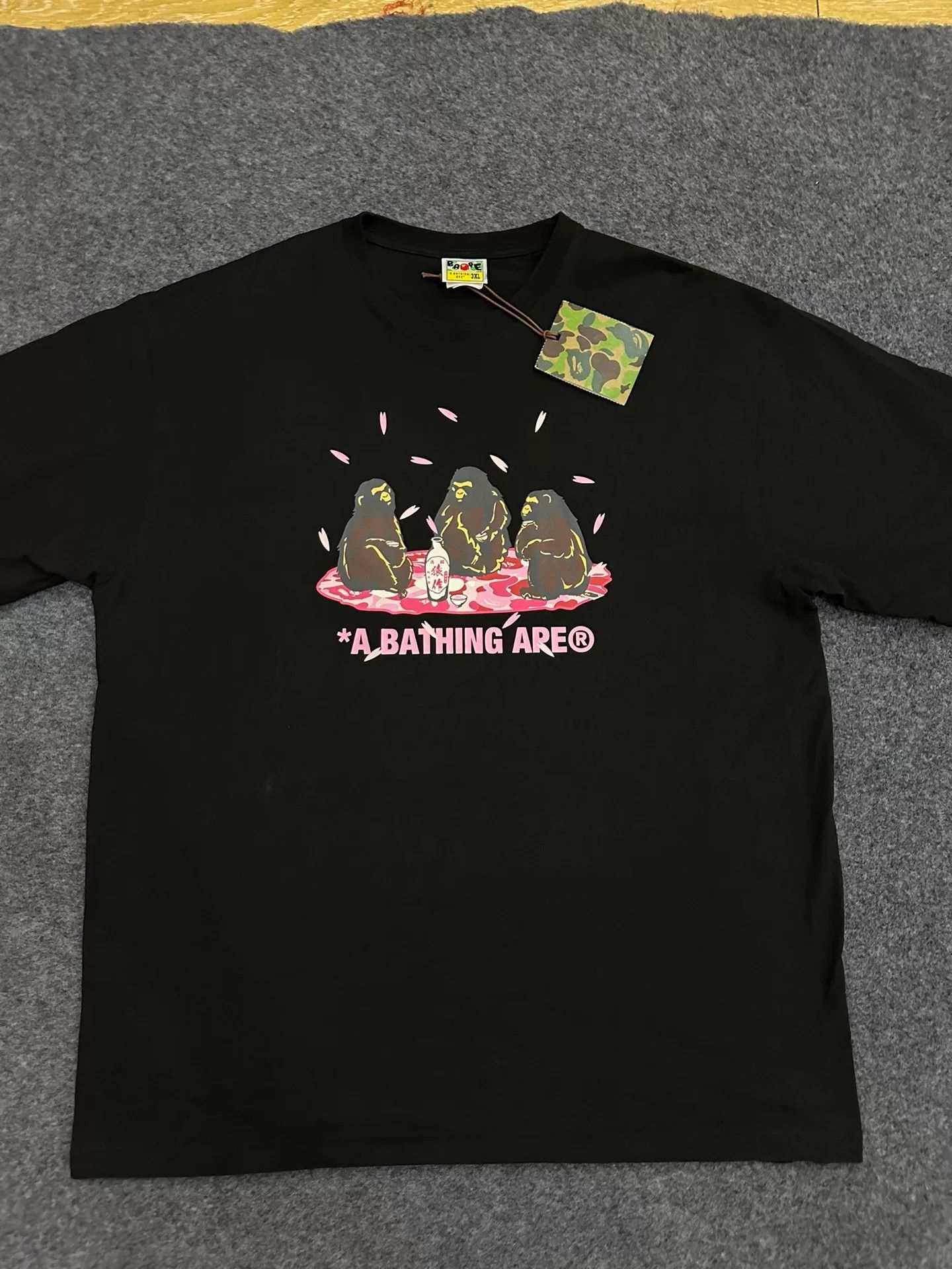 Bape Bape T Multi Glow T-Shirt Casual Size US XXL / EU 58 / 5 - 1 Thumbnail