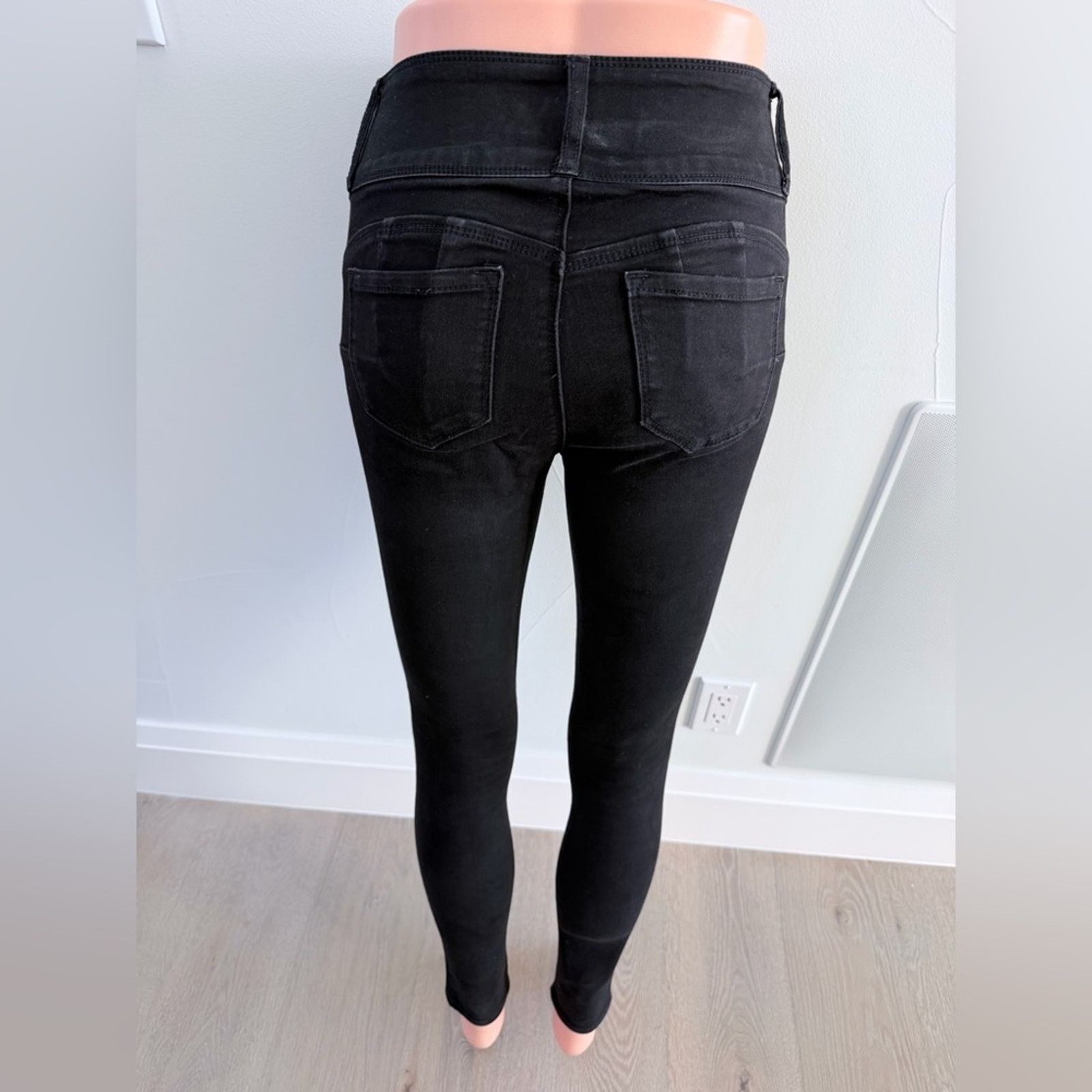 Other Black Stretchy mid-rise sculpting skinny jeans. 75% cotton Size 25" / US 0 / IT 36 - 4 Thumbnail