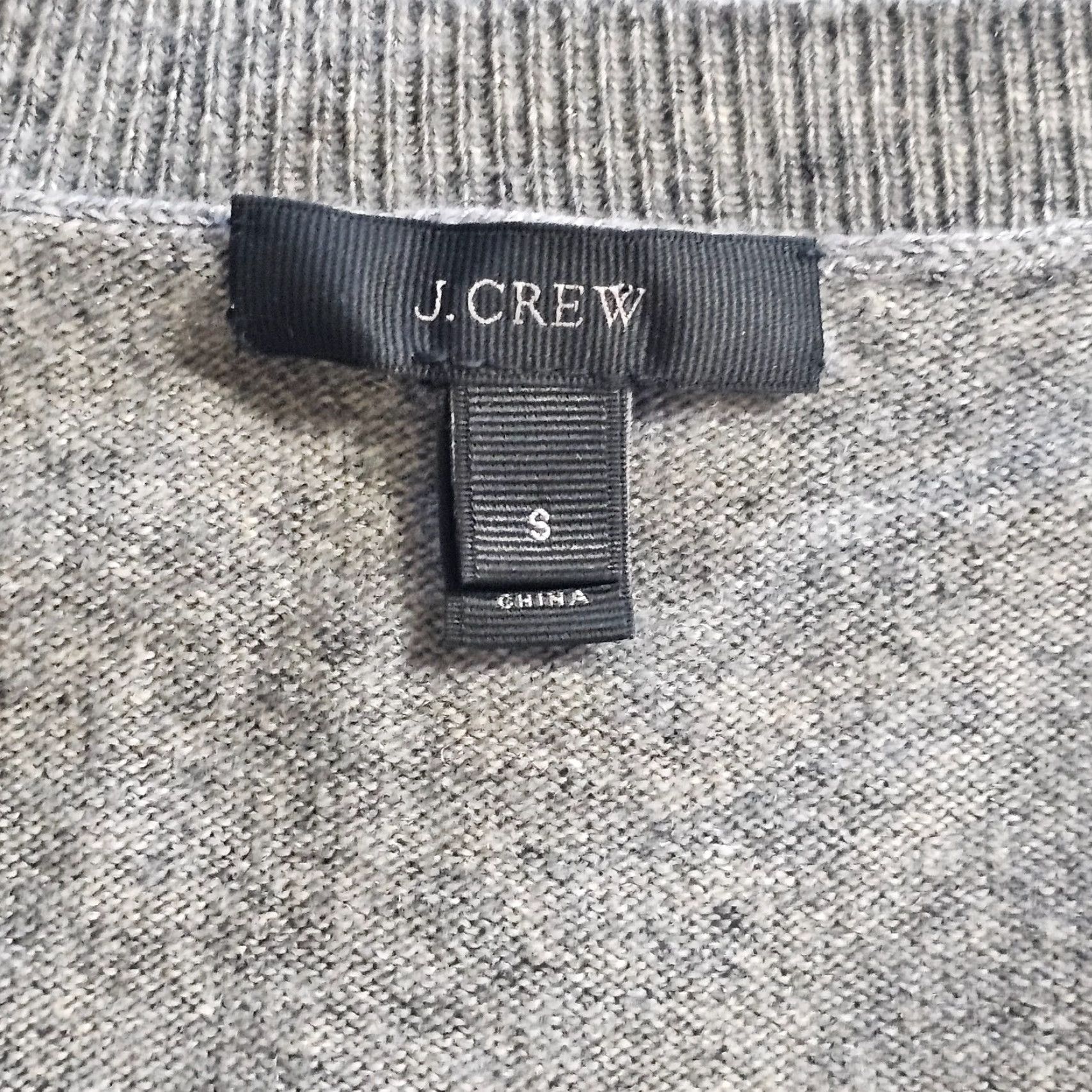 J.Crew J.CREW Sweater Top Womens Small Gray Wool Button Cuffs V-Neck Casual Career Shirt Size S / US 4 / IT 40 - 3 Thumbnail