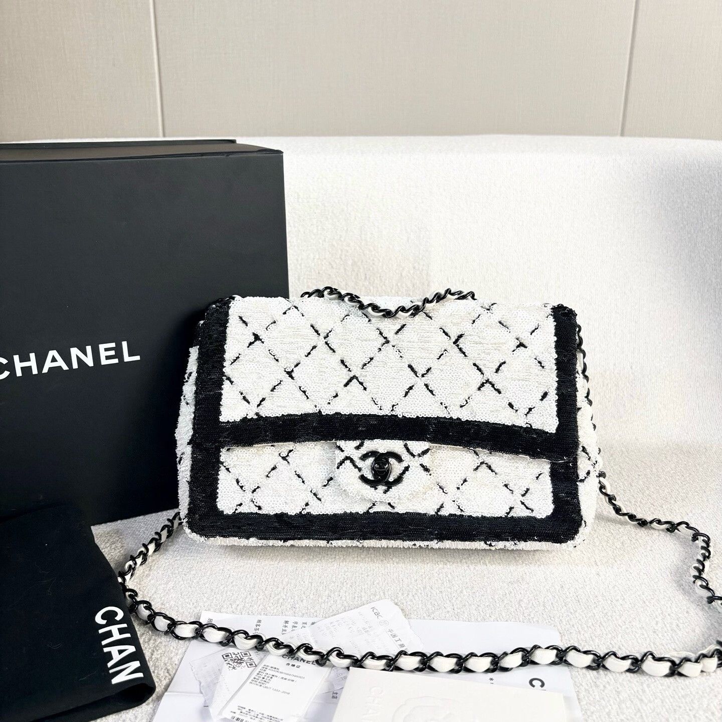 Chanel Pre-loved Bag Very good condition Size ONE SIZE - 1 Thumbnail