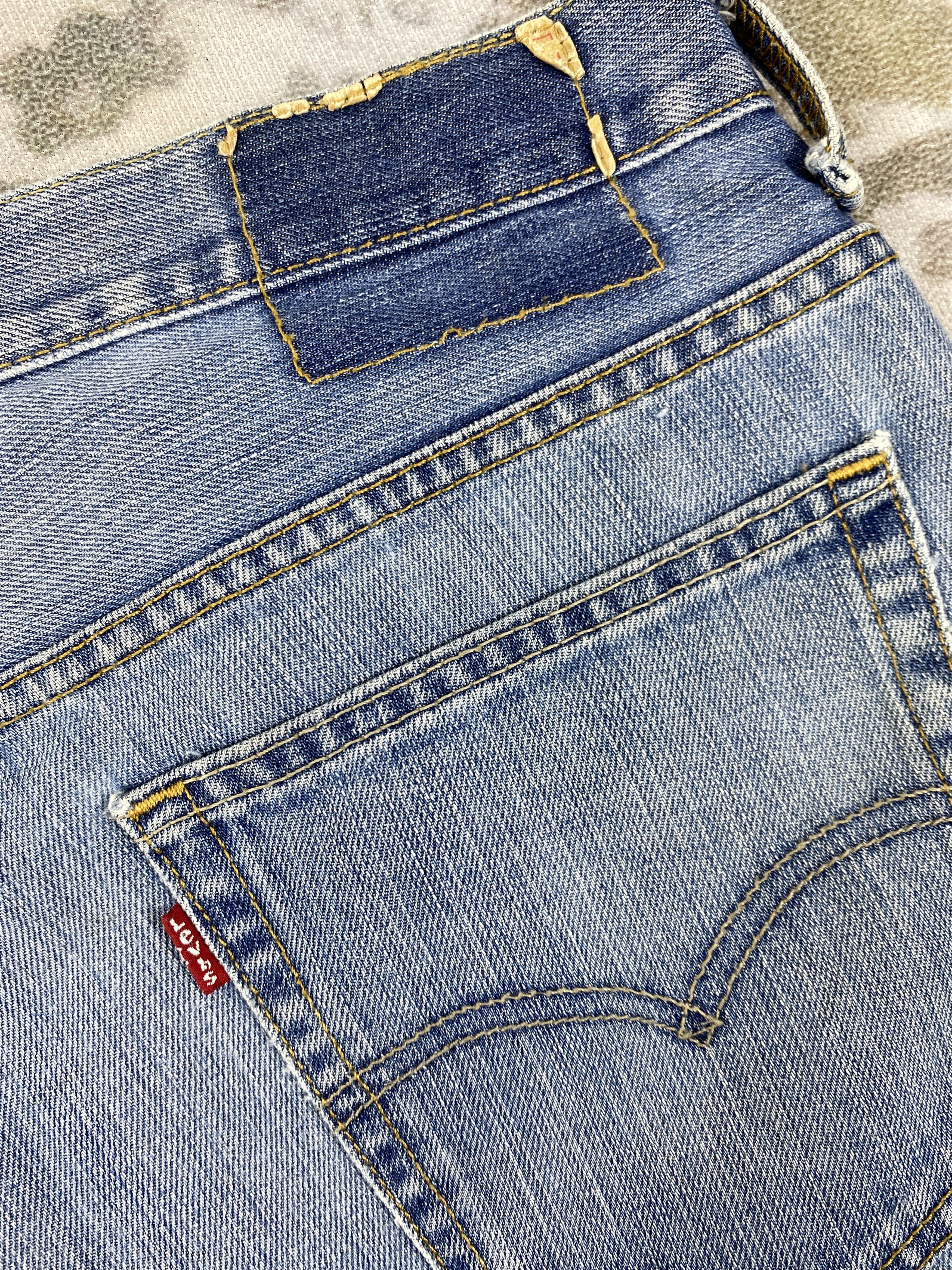 Levi's Blue Wash Vintage Levi's 569 Jeans 37x35.5 Denim -SJ106 Size US 37 - 13 Thumbnail
