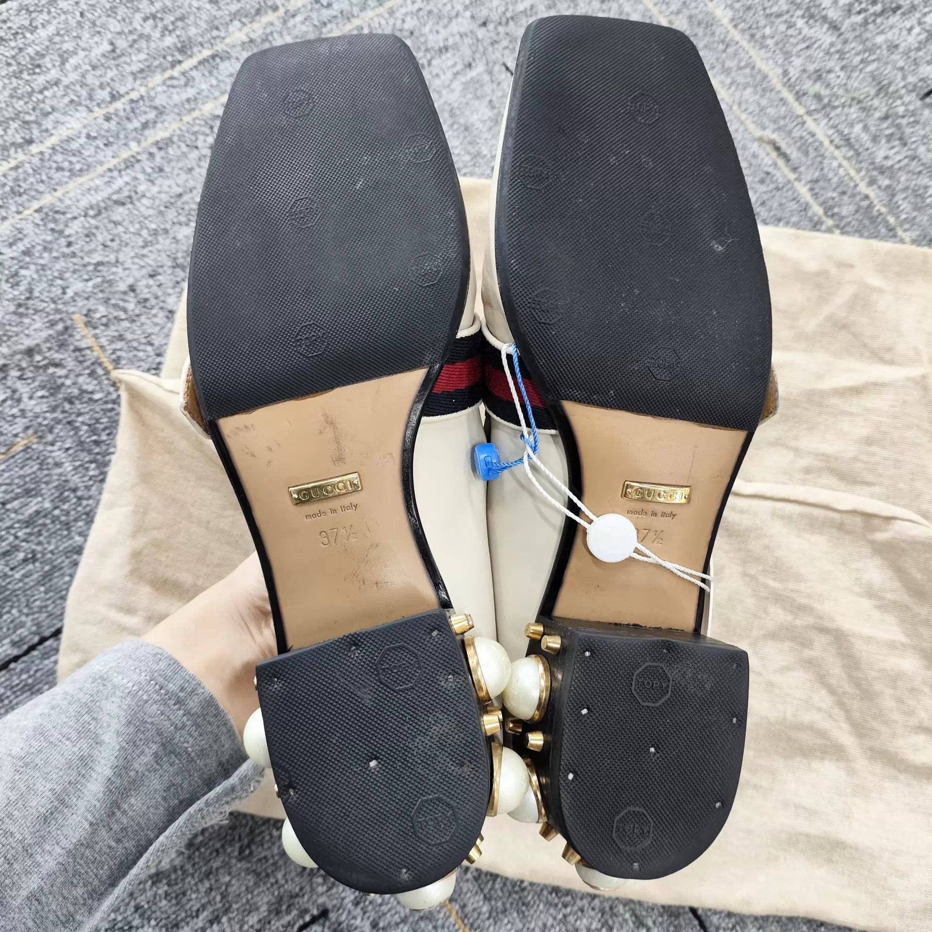 Gucci Gucci Pearl-embellished Leather Loafer Beige Size 37.5 Size US 7 / IT 37 - 5 Thumbnail