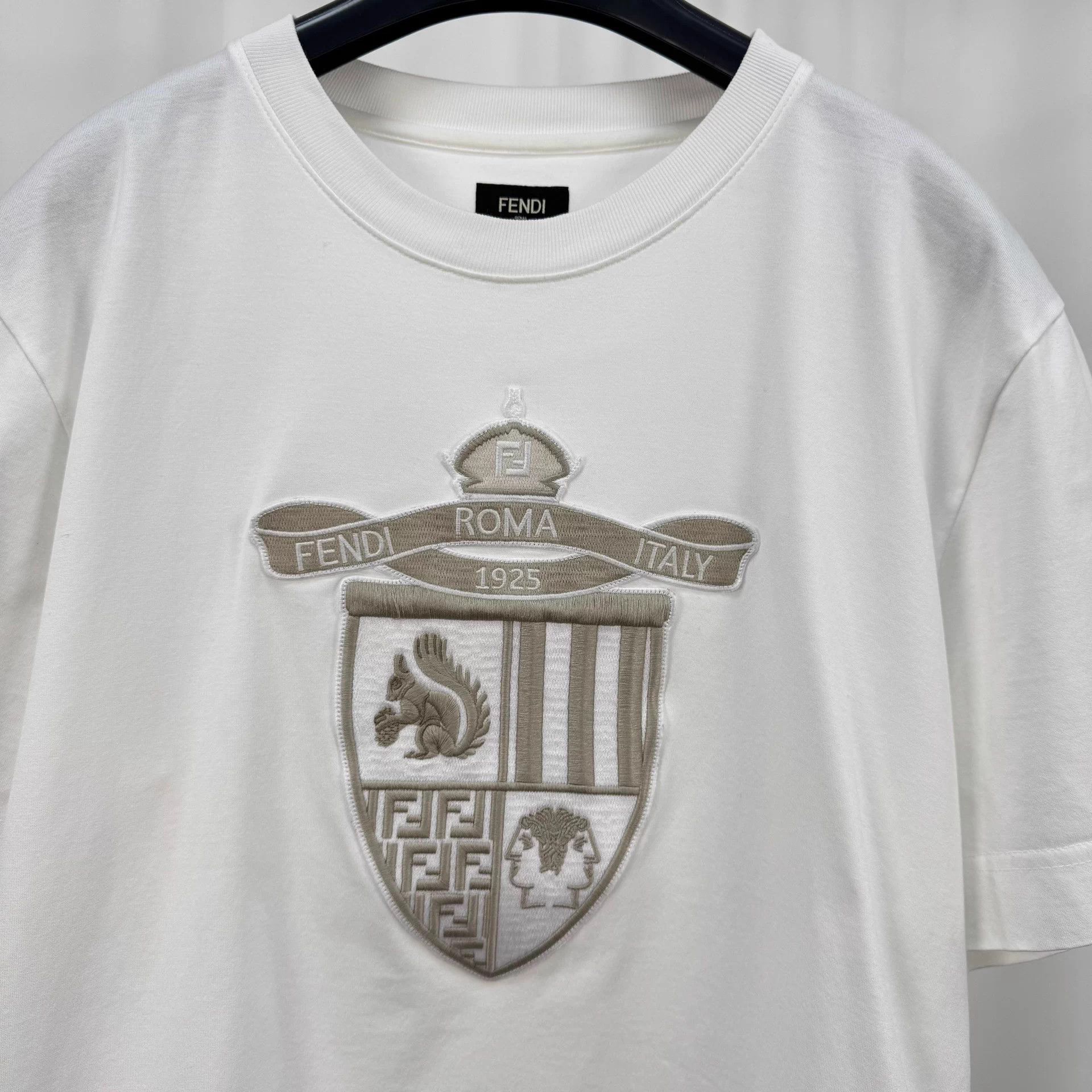 Fendi Fendi 25SS Shield Embroidered Logo Tee S 99 New Size US S / EU 44-46 / 1 - 3 Thumbnail