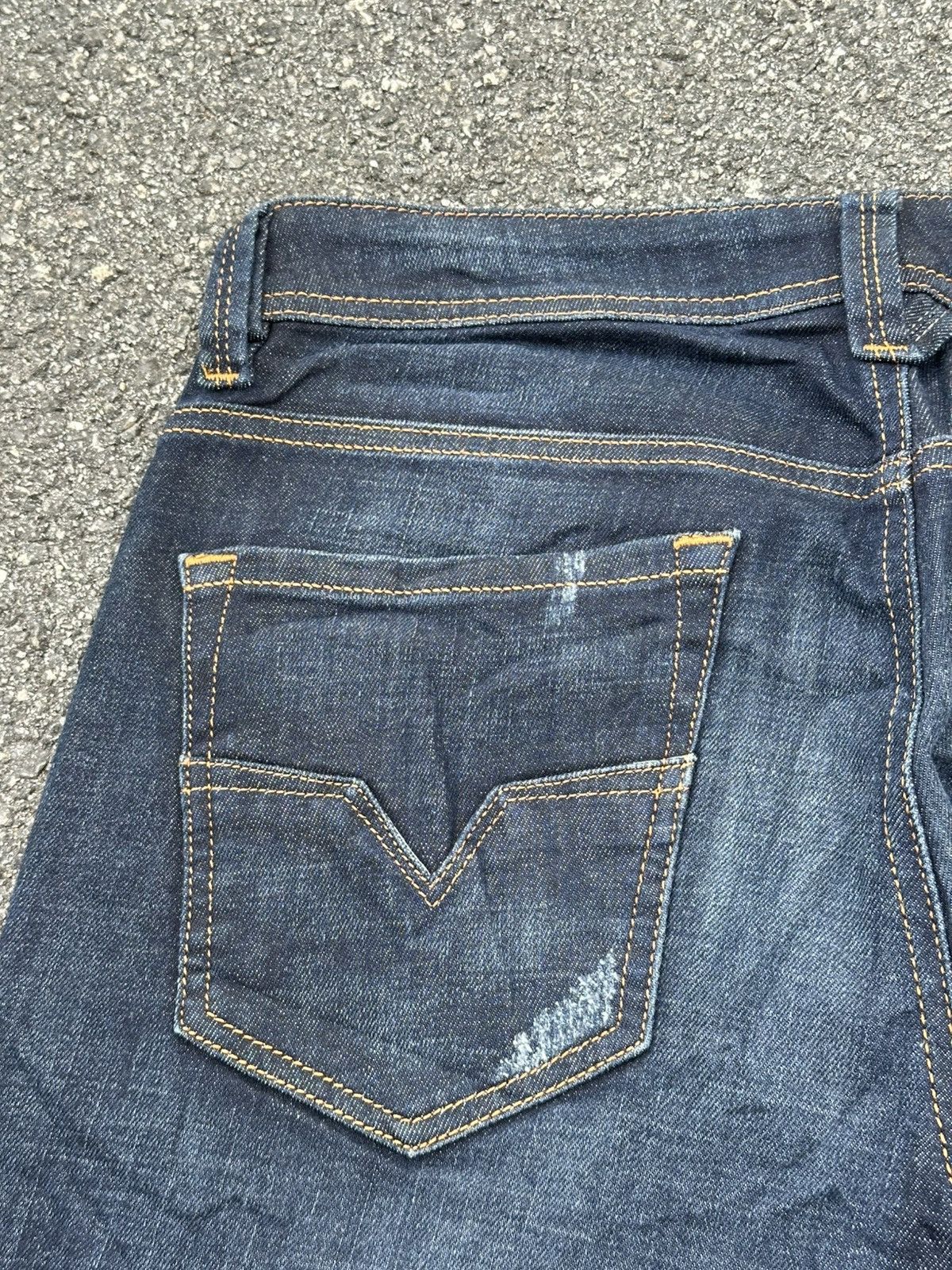 Diesel DIESEL 'Only The Brave' - MENS VINTAGE BLUE DENIM JEANS. Size US 30 / EU 46 - 22 Thumbnail