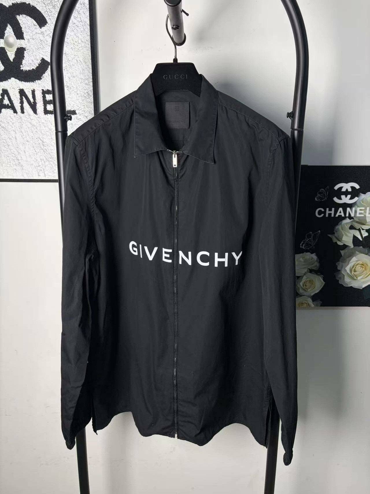 Givenchy Givenchy White Light Jacket xl Men Size US XL / EU 56 / 4 - 1 Thumbnail