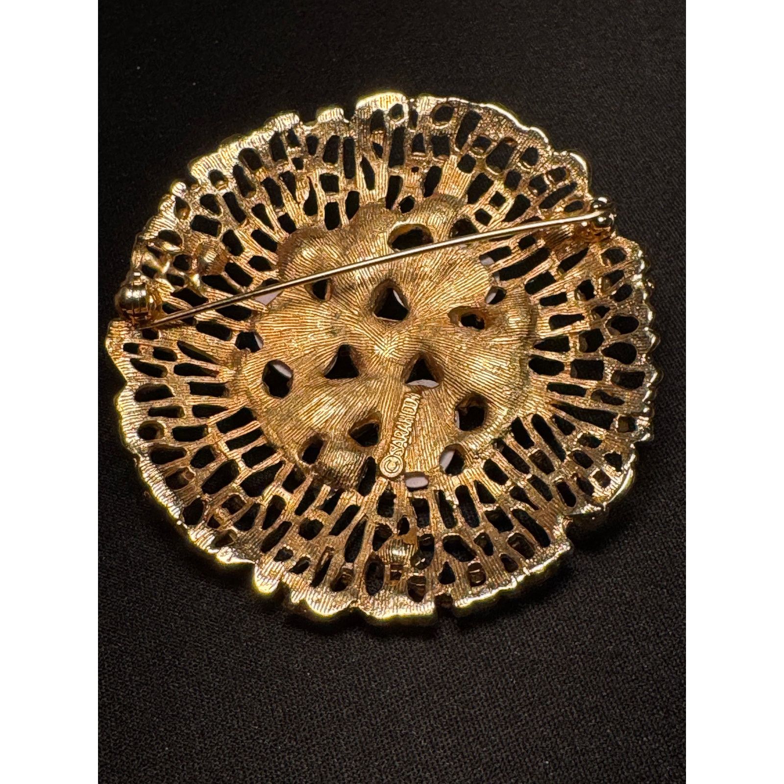 Other Vintage Sarah Coventry Splendor Brooch Gold Tone Filigree Size ONE SIZE - 4 Thumbnail