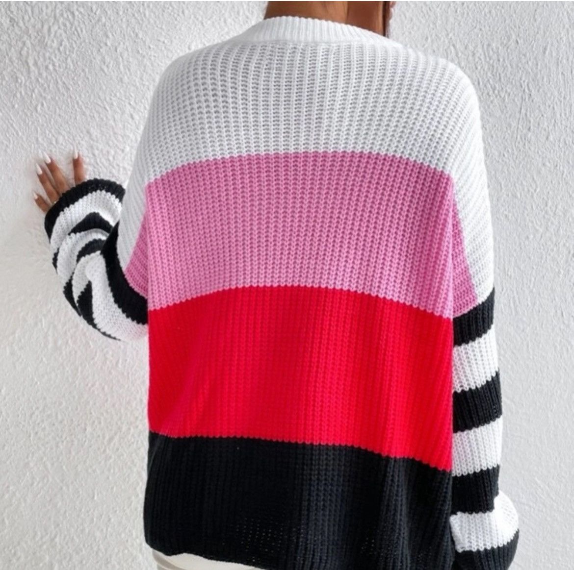 Designer × Other NWT, Lavishly Paris Women’s Colorblock Sweater. Size M / US 6-8 / IT 42-44 - 6 Thumbnail