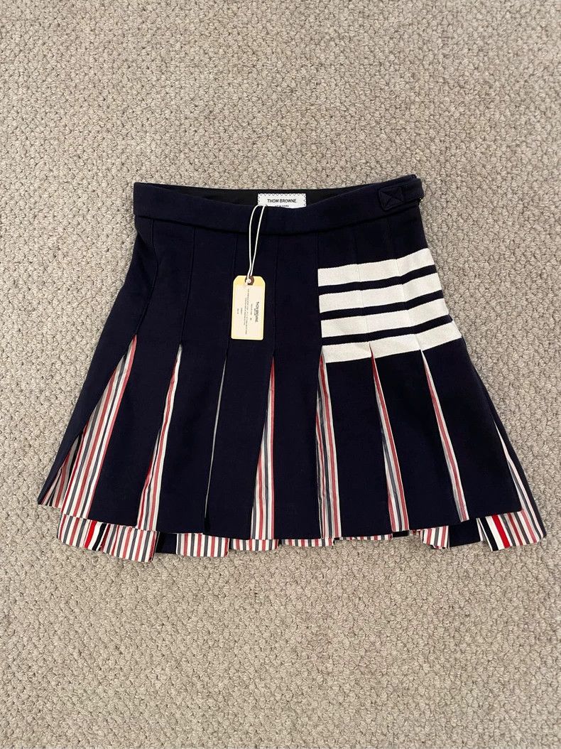 Thom Browne Thom browne Dark blue side four-striped pleated skirt short Size 26" / US 2 / IT 38 - 1 Thumbnail
