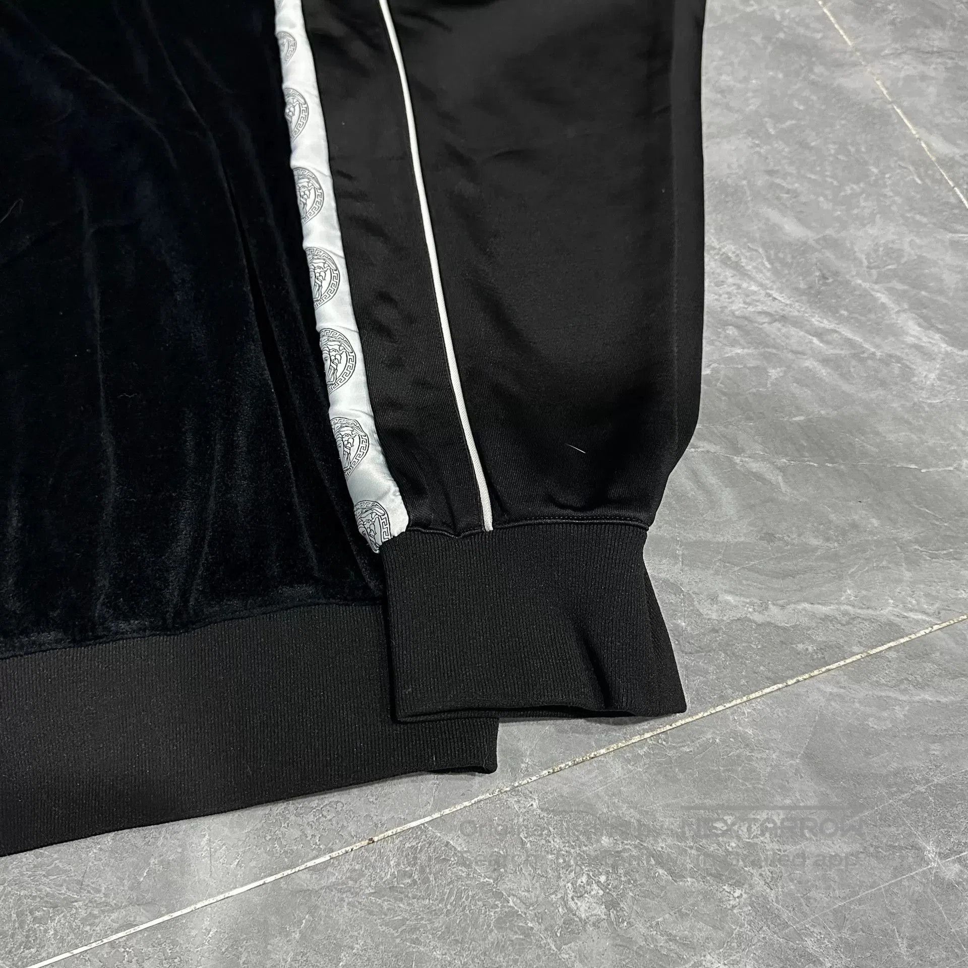 Versace Versace Velvet Half-Zip Sweatshirt. Size US XXL / EU 58 / 5 - 8 Thumbnail