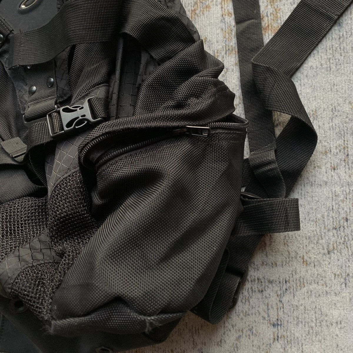 Oakley Vintage Rare Oakley Icon Backpack 2.0 Black - Y2K Bag Size ONE SIZE - 11 Thumbnail